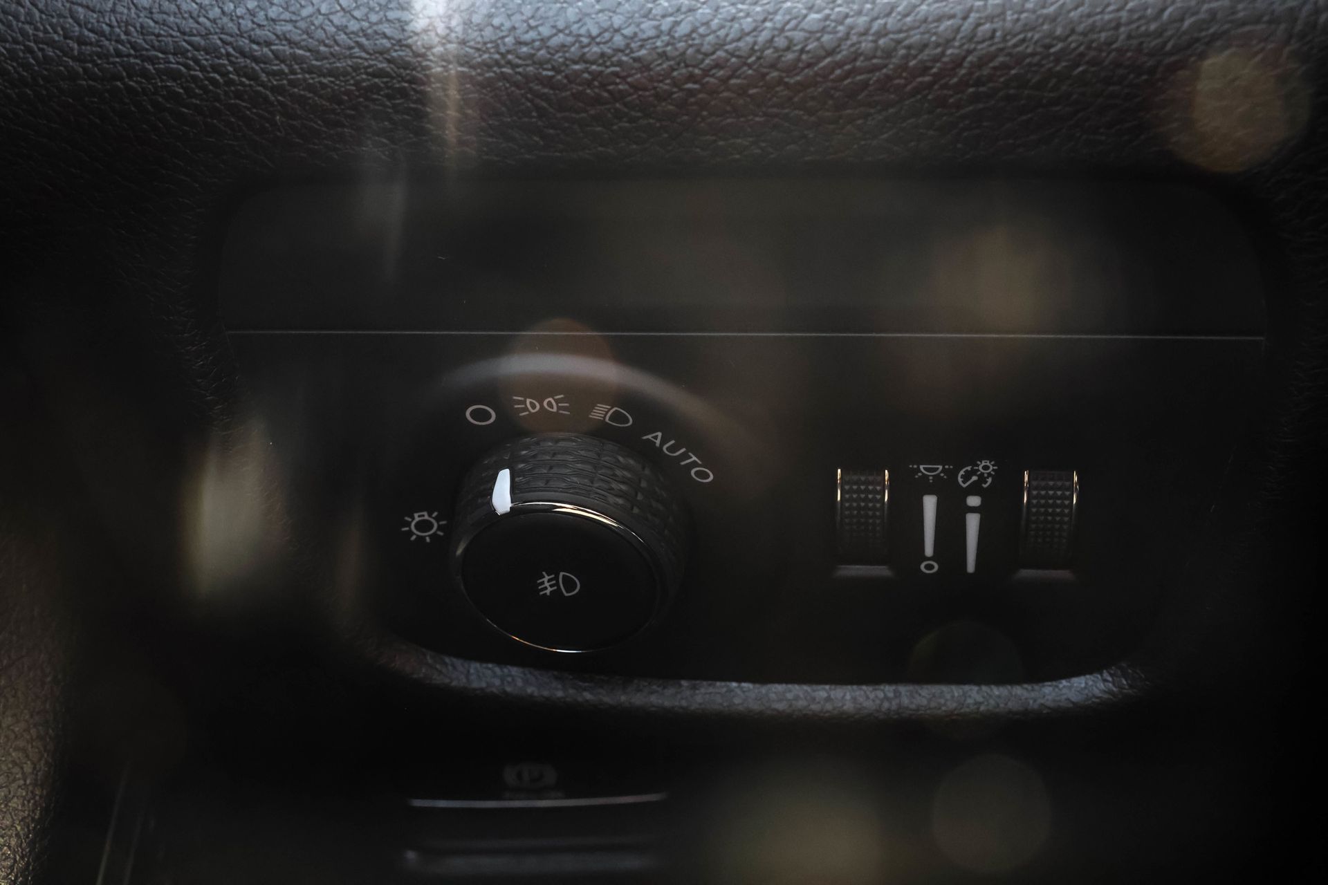 2025 JEEP GRAND CHEROKEE - Image 27