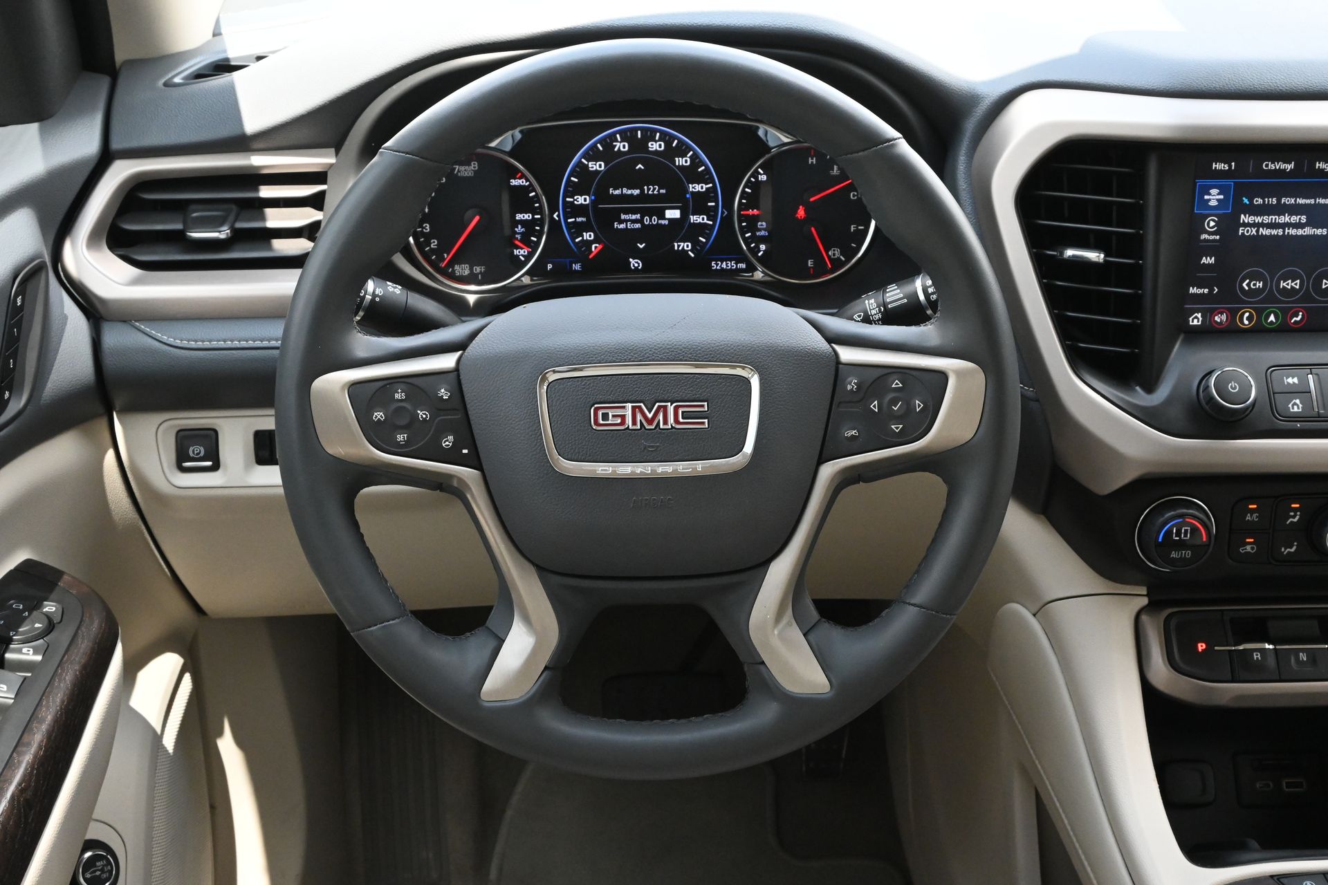 2023 GMC Acadia Denali - 10