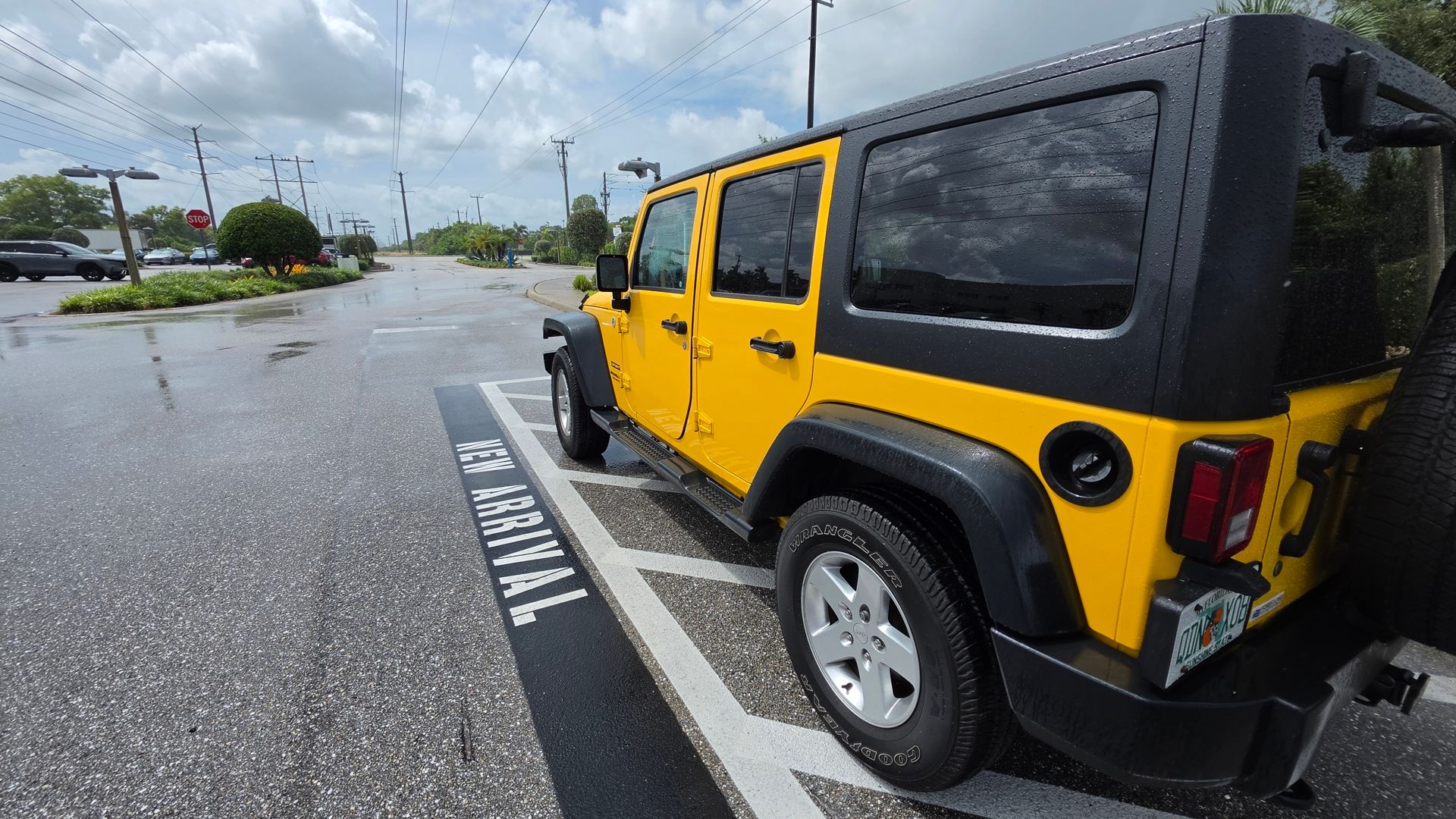 Used 2015 Baja Yellow Clearcoat Jeep Unlimited Sport image 7