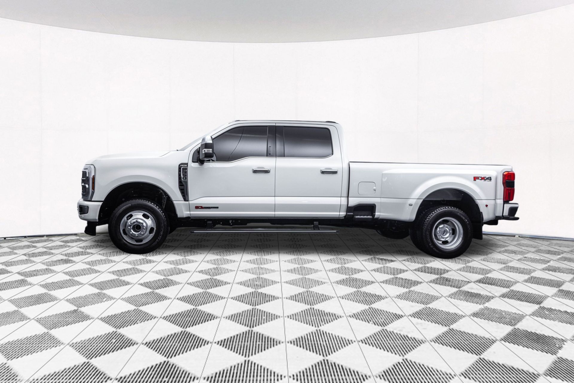 2024 FORD F-350 - Image 7