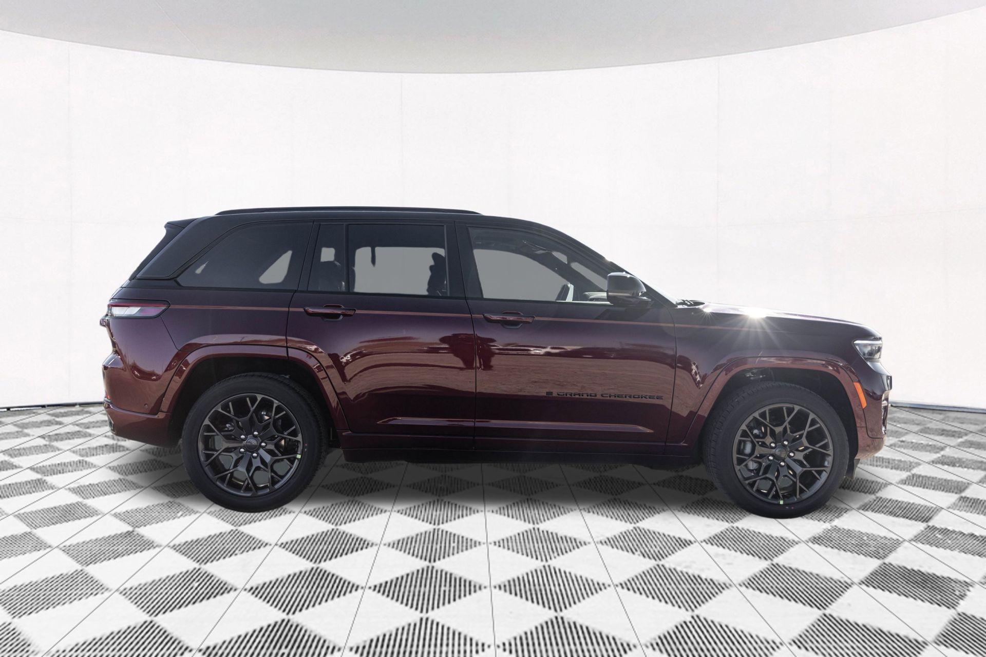 2025 JEEP GRAND CHEROKEE - Image 11