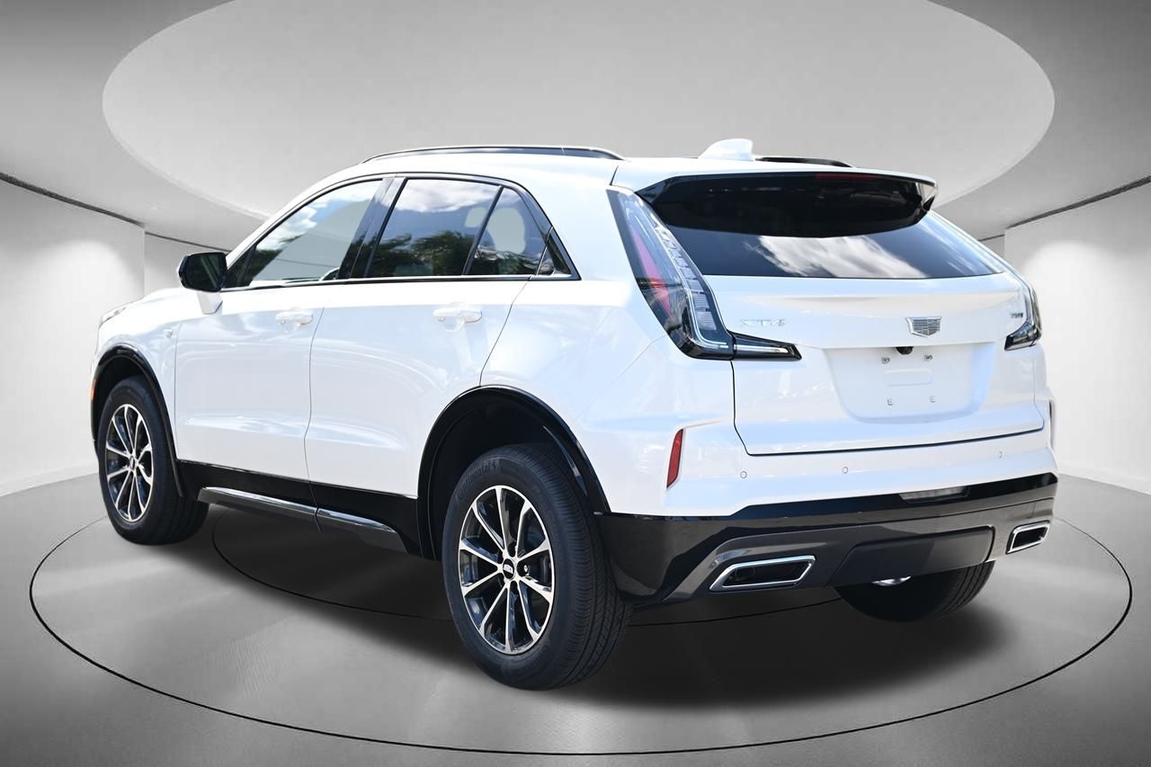 2024 Cadillac XT4 Sport 3