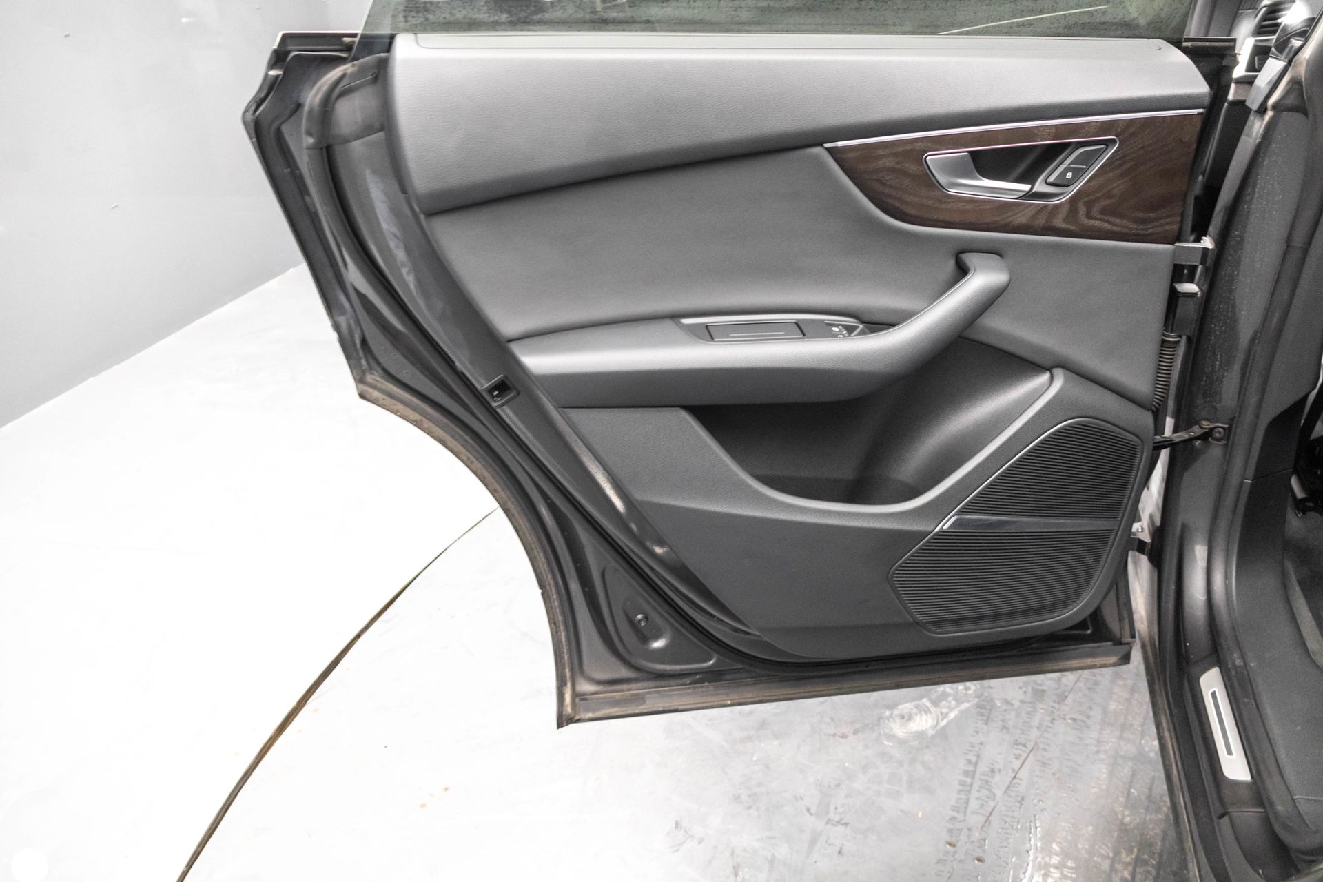 2019 AUDI Q8 - Image 35