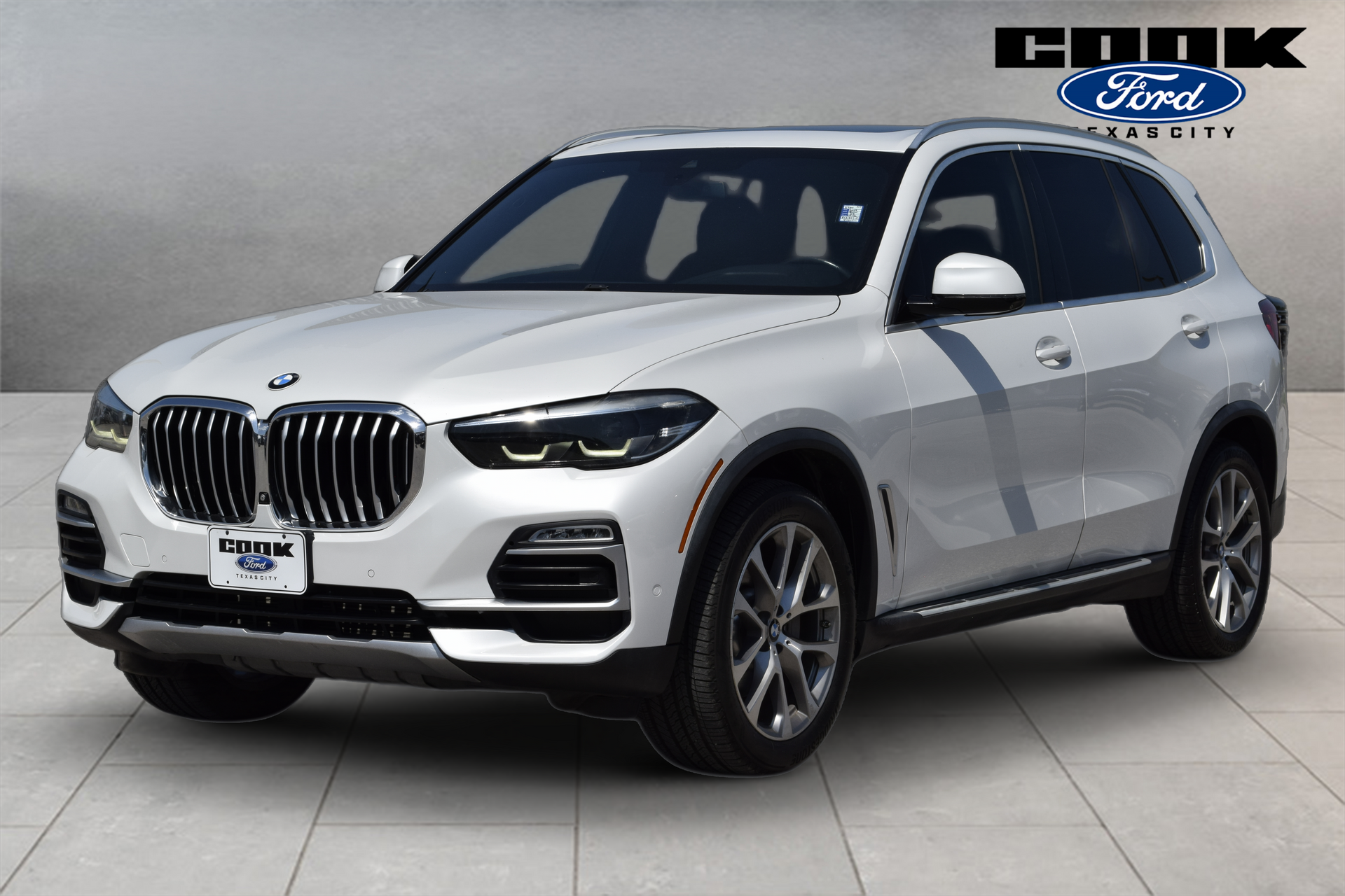 2019 BMW X5 xDrive40i White at Ultimate Motorsports