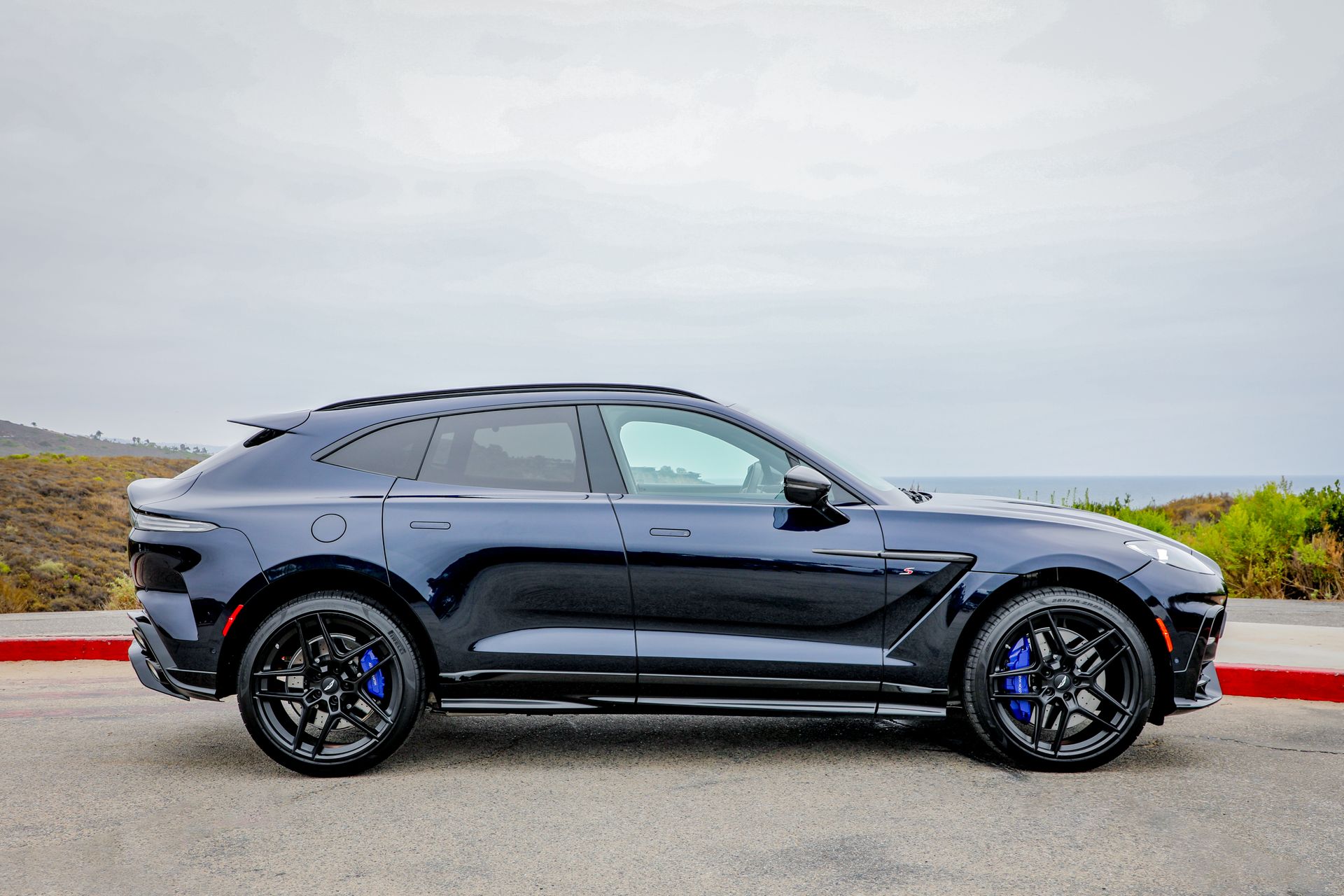 Aston Martin 2026 DBX S