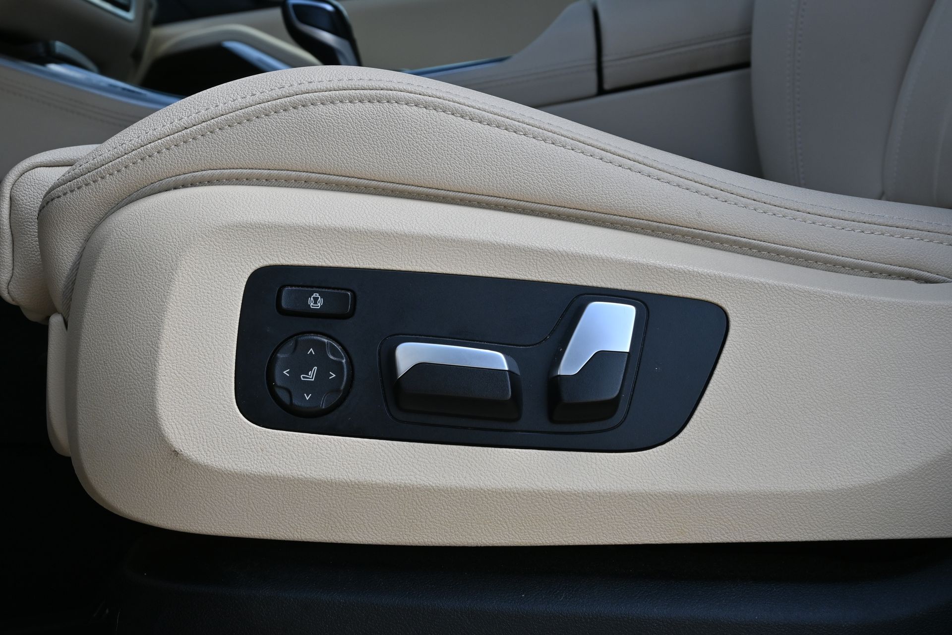 2020 BMW X5 sDrive40i Black at Ultimate Motorsports
