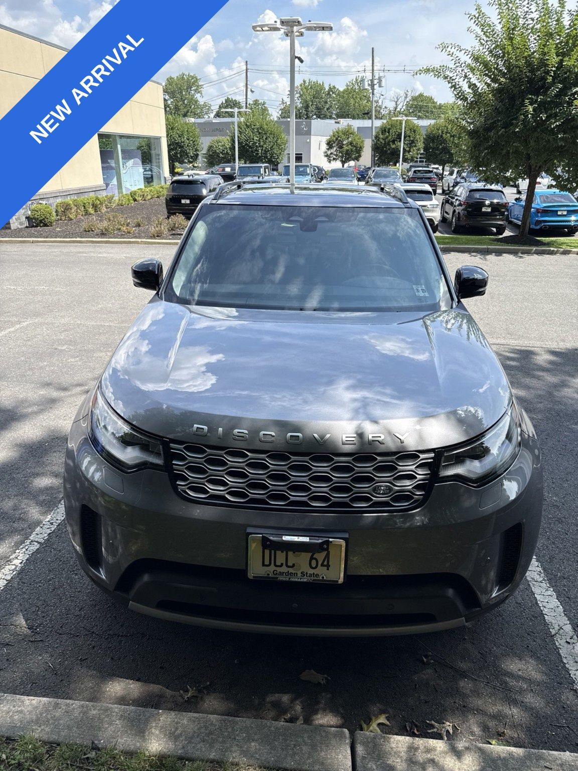 Eiger Gray Metallic 2024 Land Rover Discovery SUV / Crossover All-Wheel Drive 8-Speed Automatic