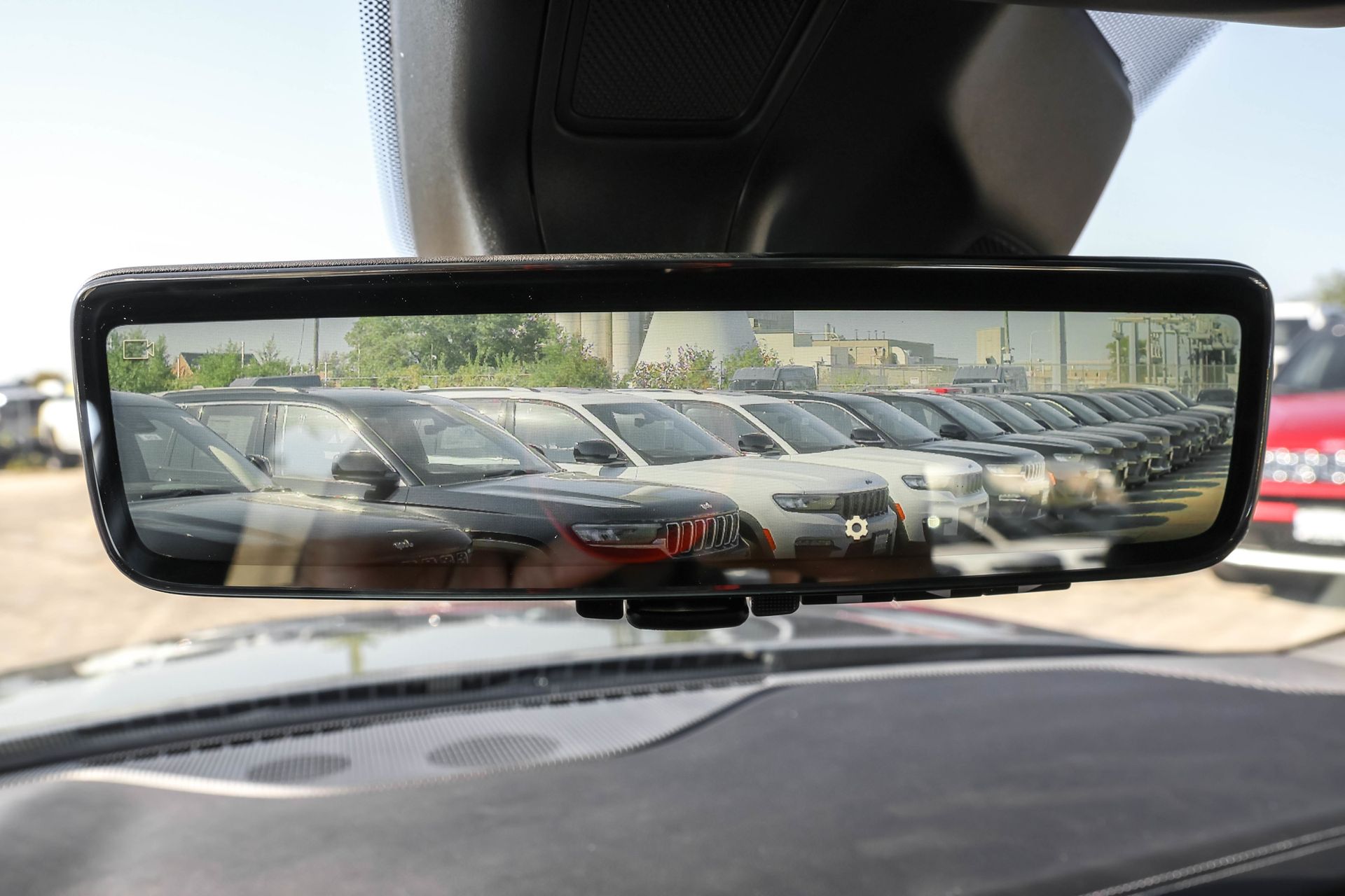 2025 JEEP GRAND CHEROKEE - Image 22