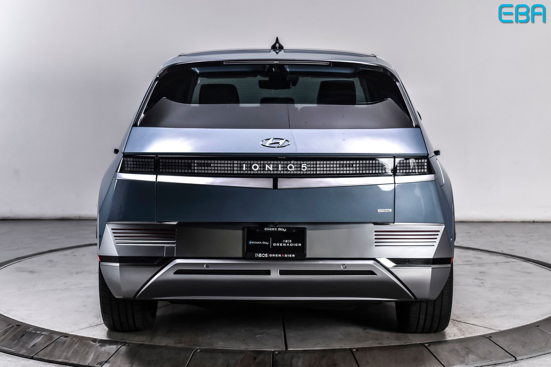 View vehicle photo 5