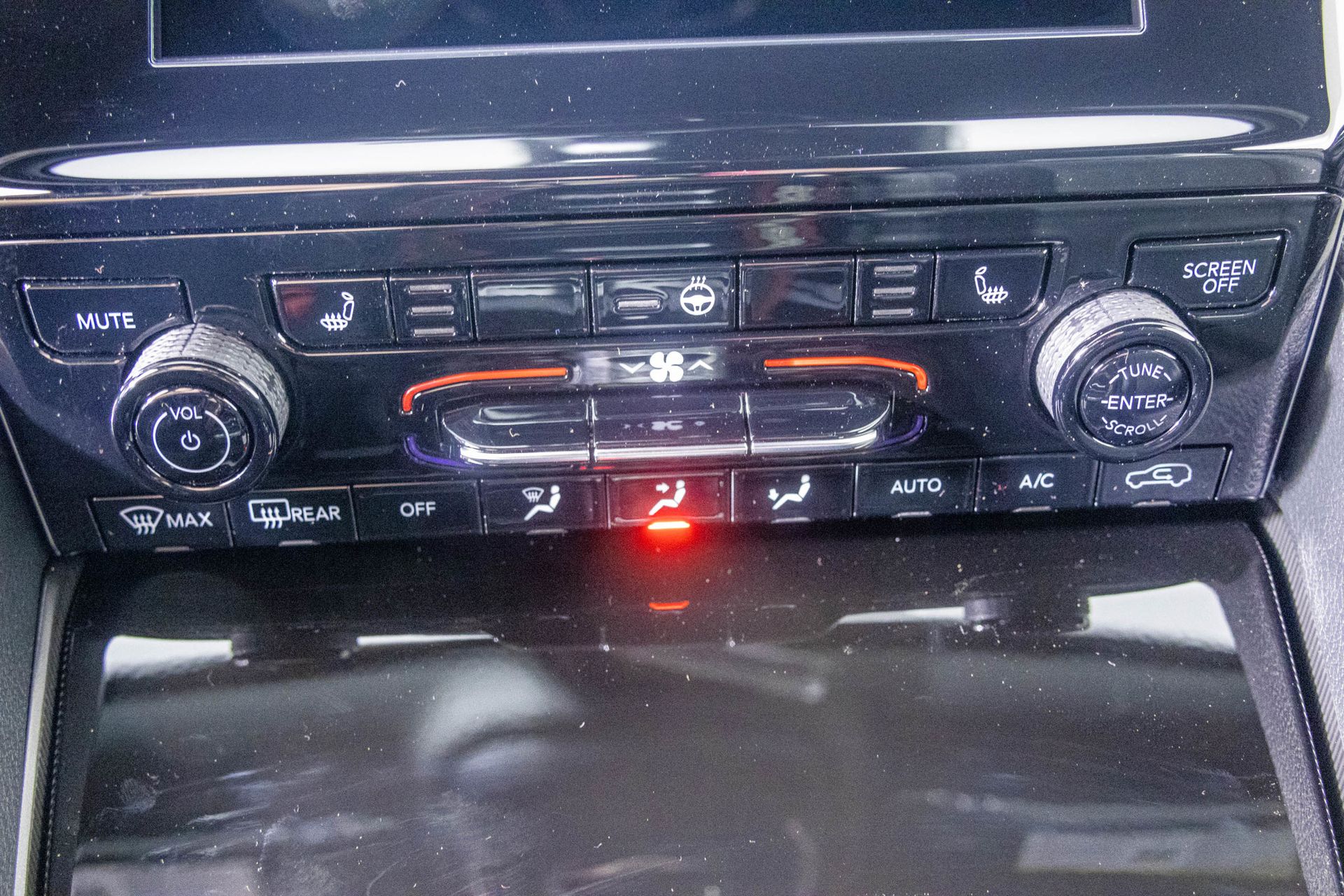 2025 JEEP GRAND CHEROKEE L - Image 23