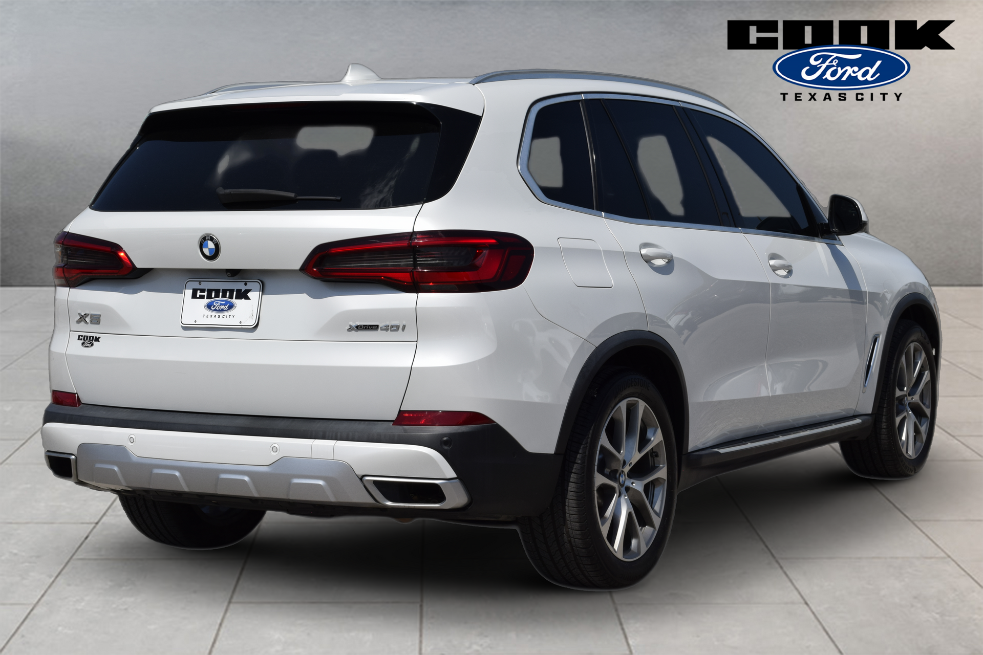 2019 BMW X5 xDrive40i White at Ultimate Motorsports