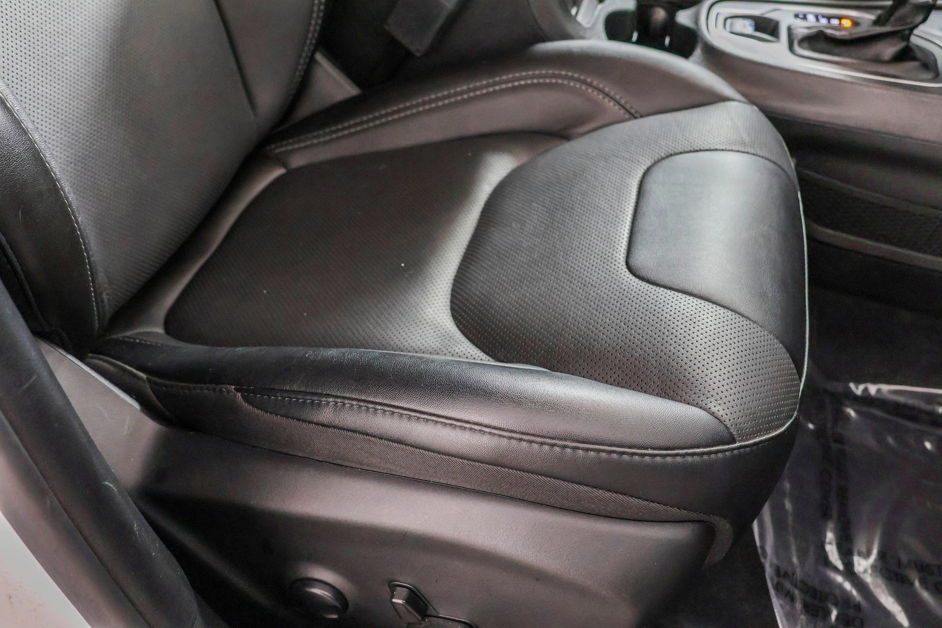 2022 JEEP CHEROKEE - Image 43