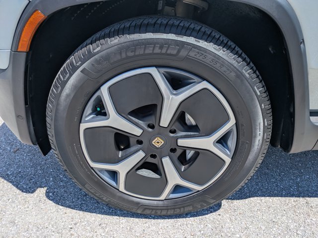 Used 2024 LA Silver Rivian  image 11