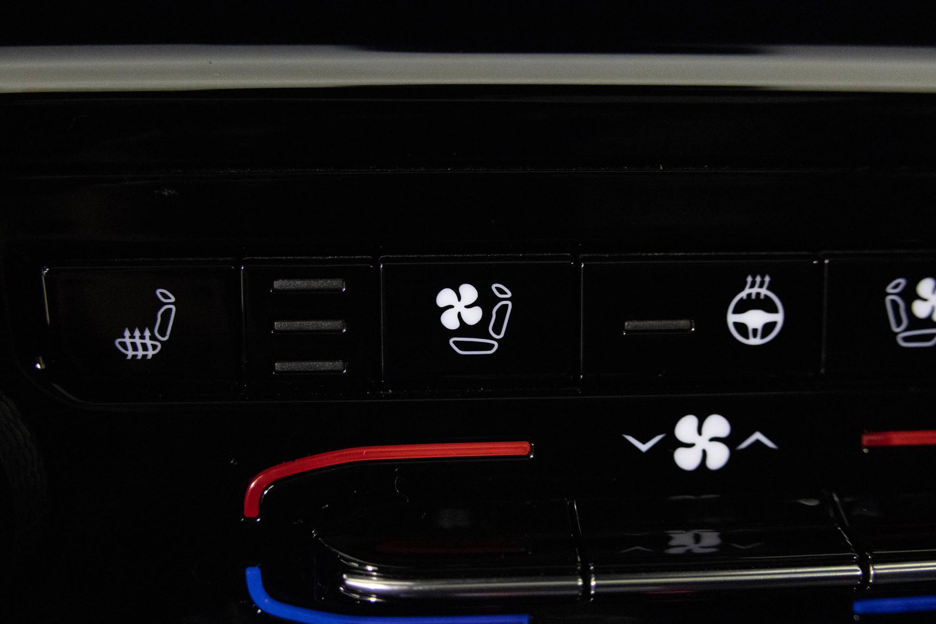 2023 JEEP GRAND CHEROKEE - Image 28