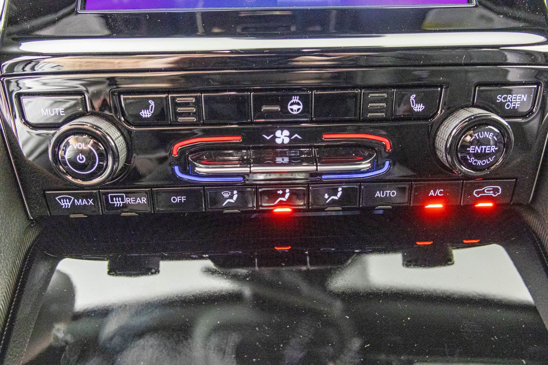 2025 JEEP GRAND CHEROKEE - Image 25