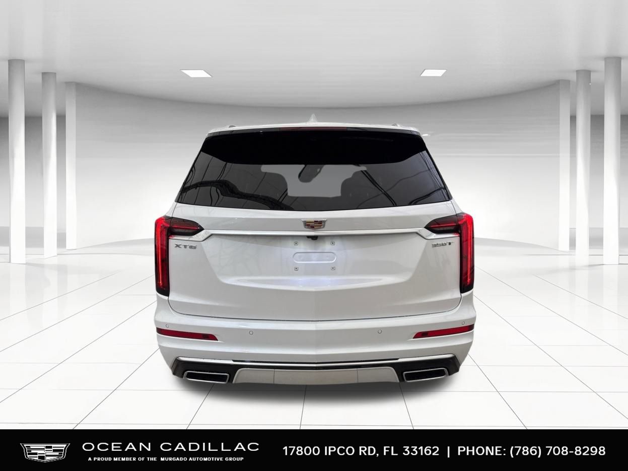 2025 Cadillac XT6 Luxury 4