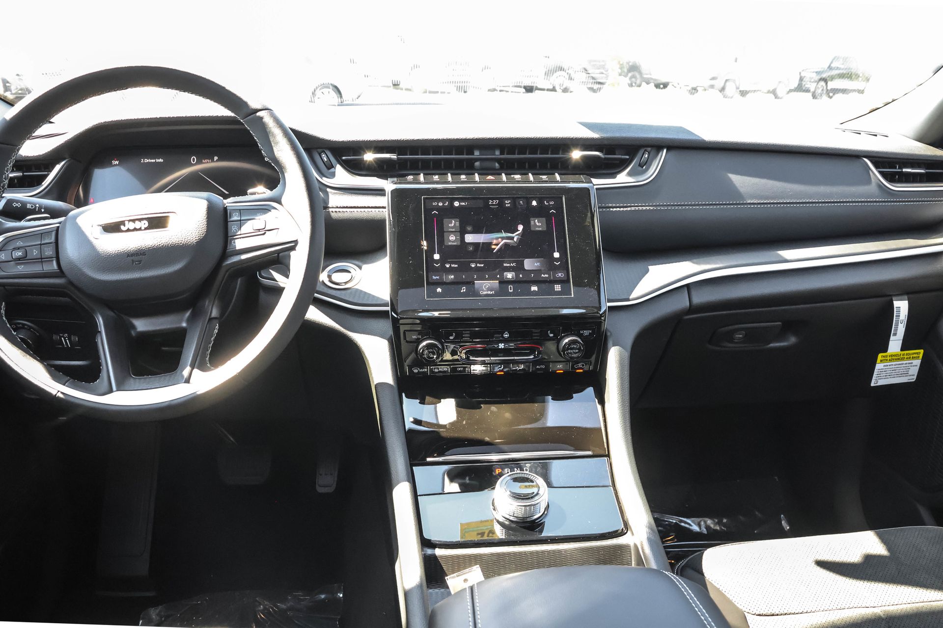 2025 JEEP GRAND CHEROKEE - Image 17