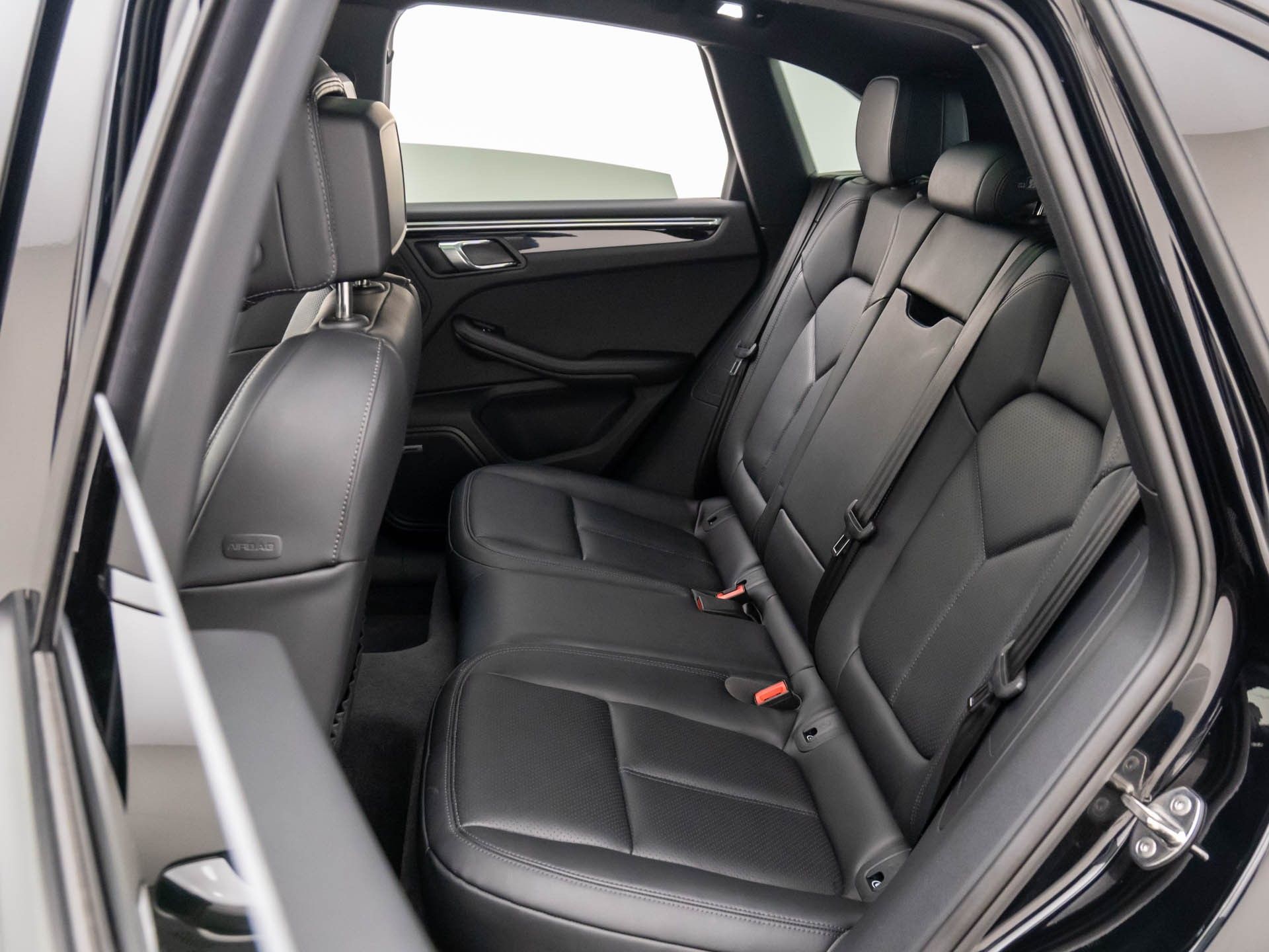2024 Porsche Macan  photo