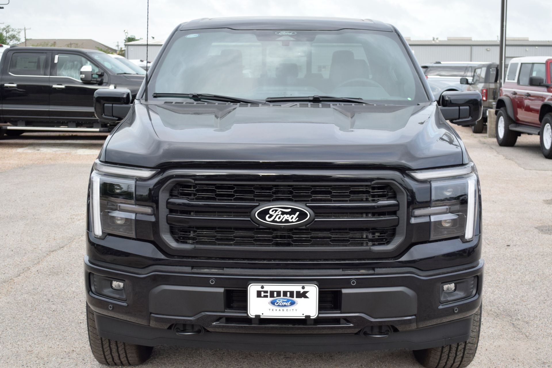 View vehicle photo 2