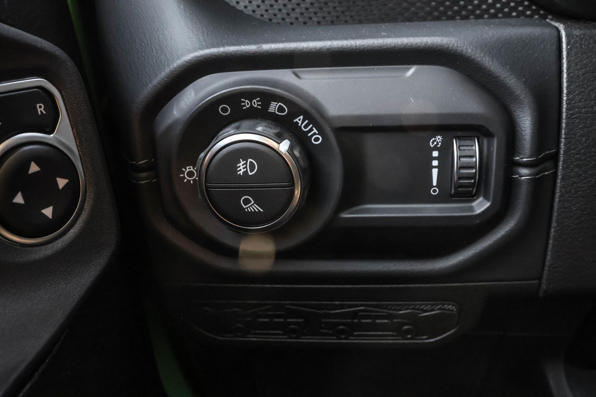 2025 JEEP GLADIATOR - Image 27