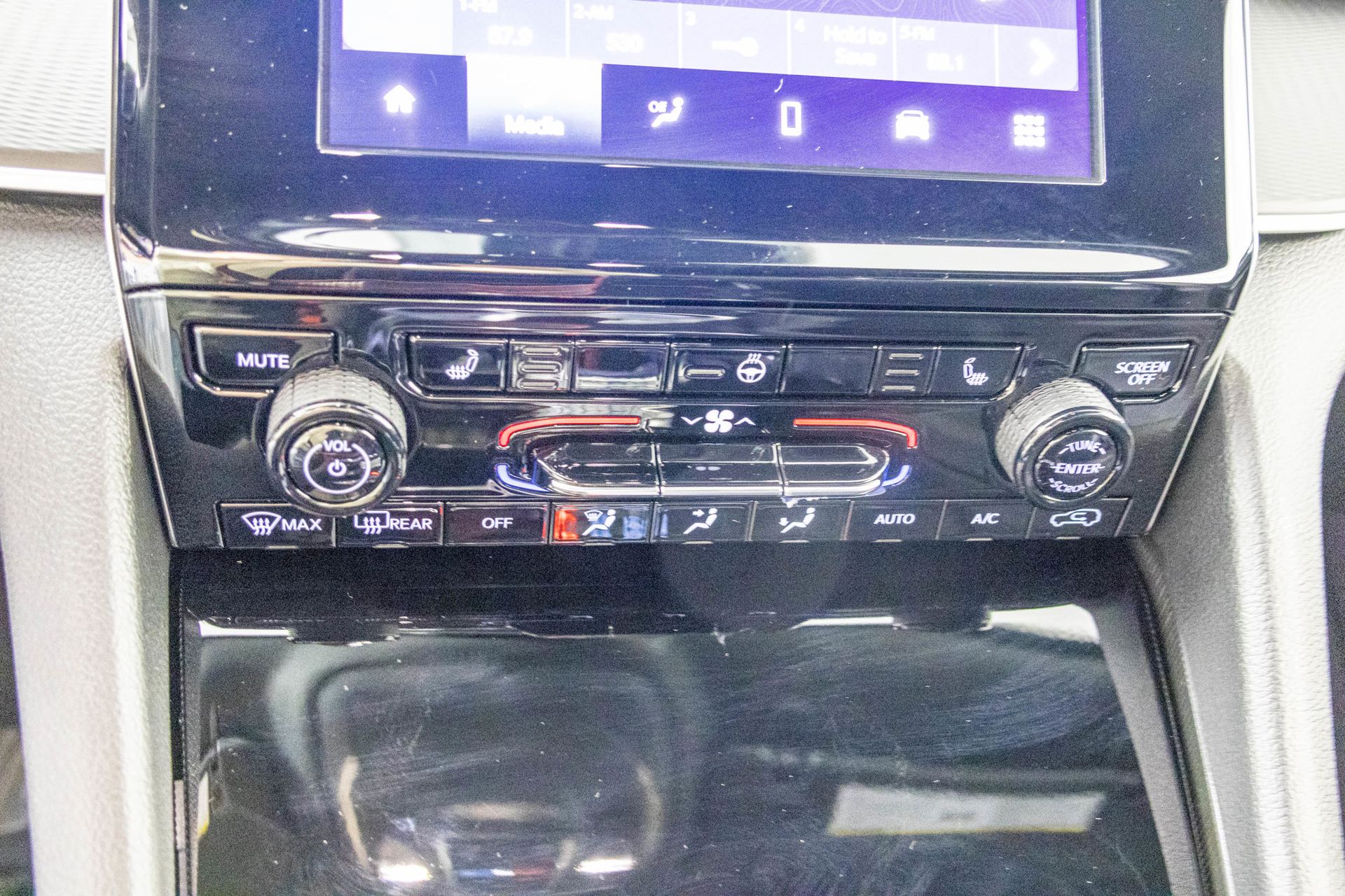 2025 JEEP GRAND CHEROKEE - Image 23