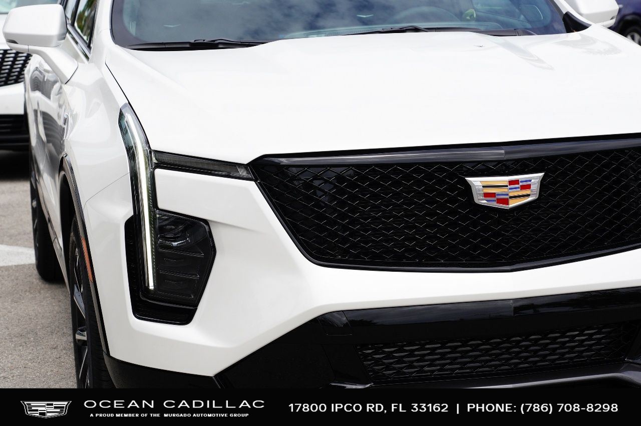 2024 Cadillac XT4 Sport 10