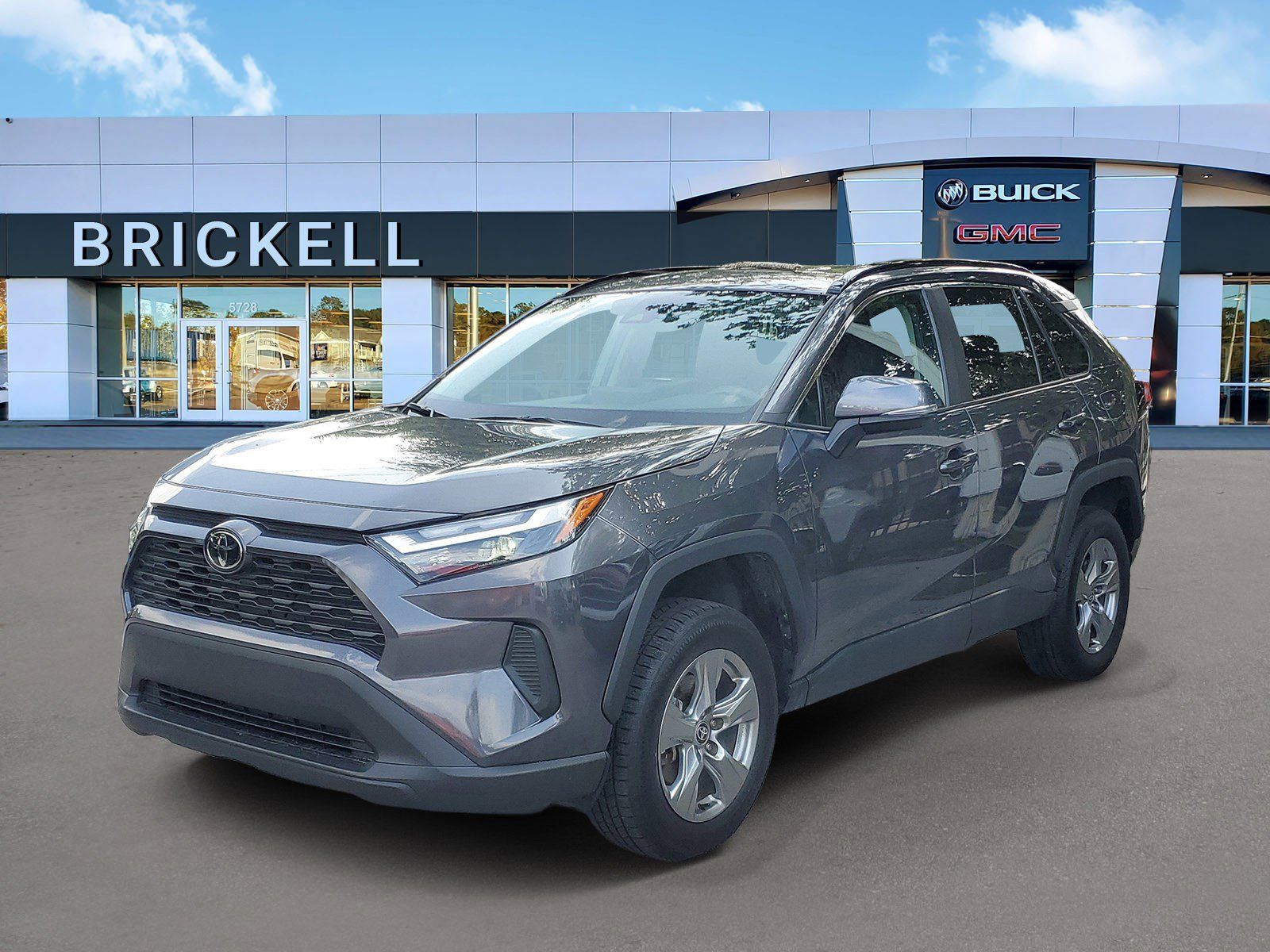2024 Toyota RAV4 XLE FWD