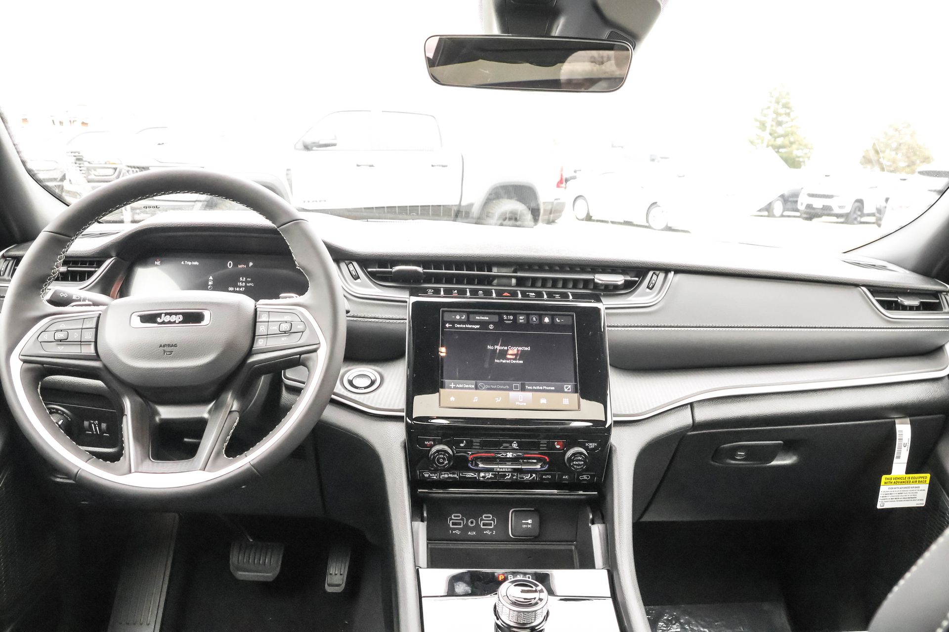 2025 JEEP GRAND CHEROKEE - Image 12