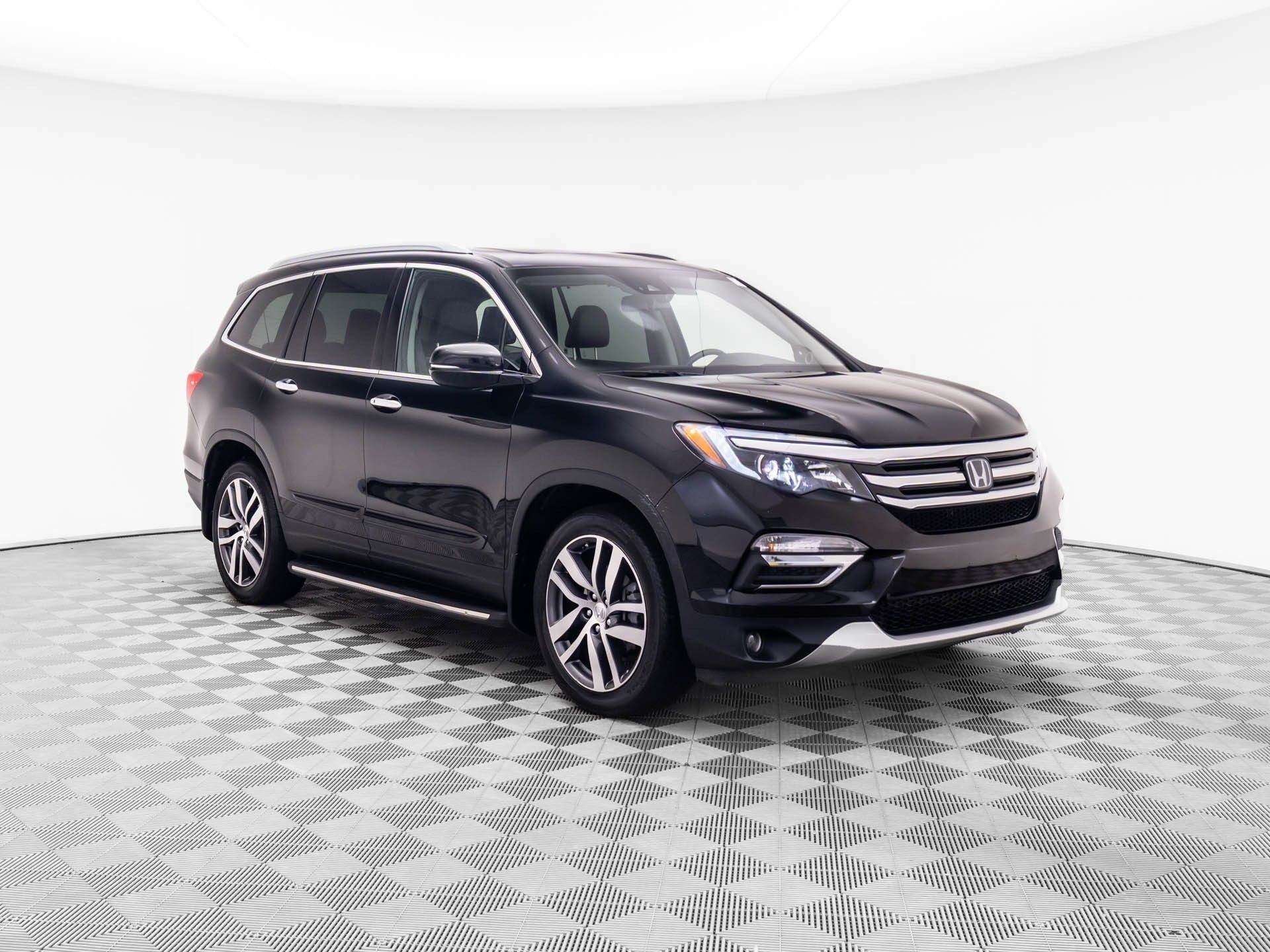 2016 Honda Pilot Elite photo