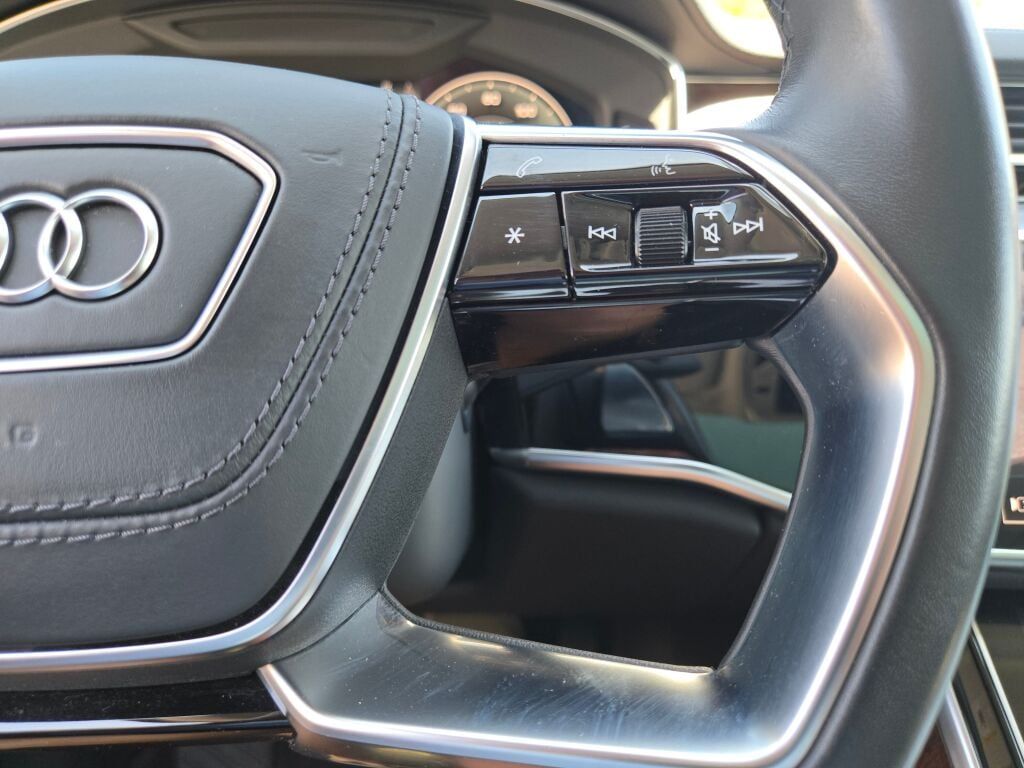 2022 Audi A8 L 55 Quattro photo 36