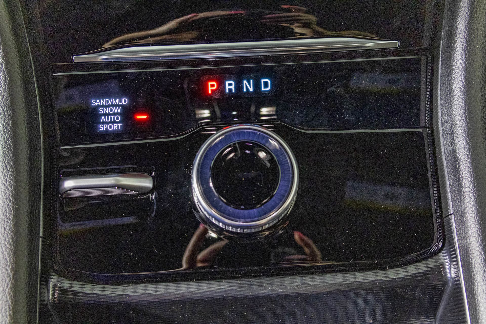 2025 JEEP GRAND CHEROKEE - Image 24