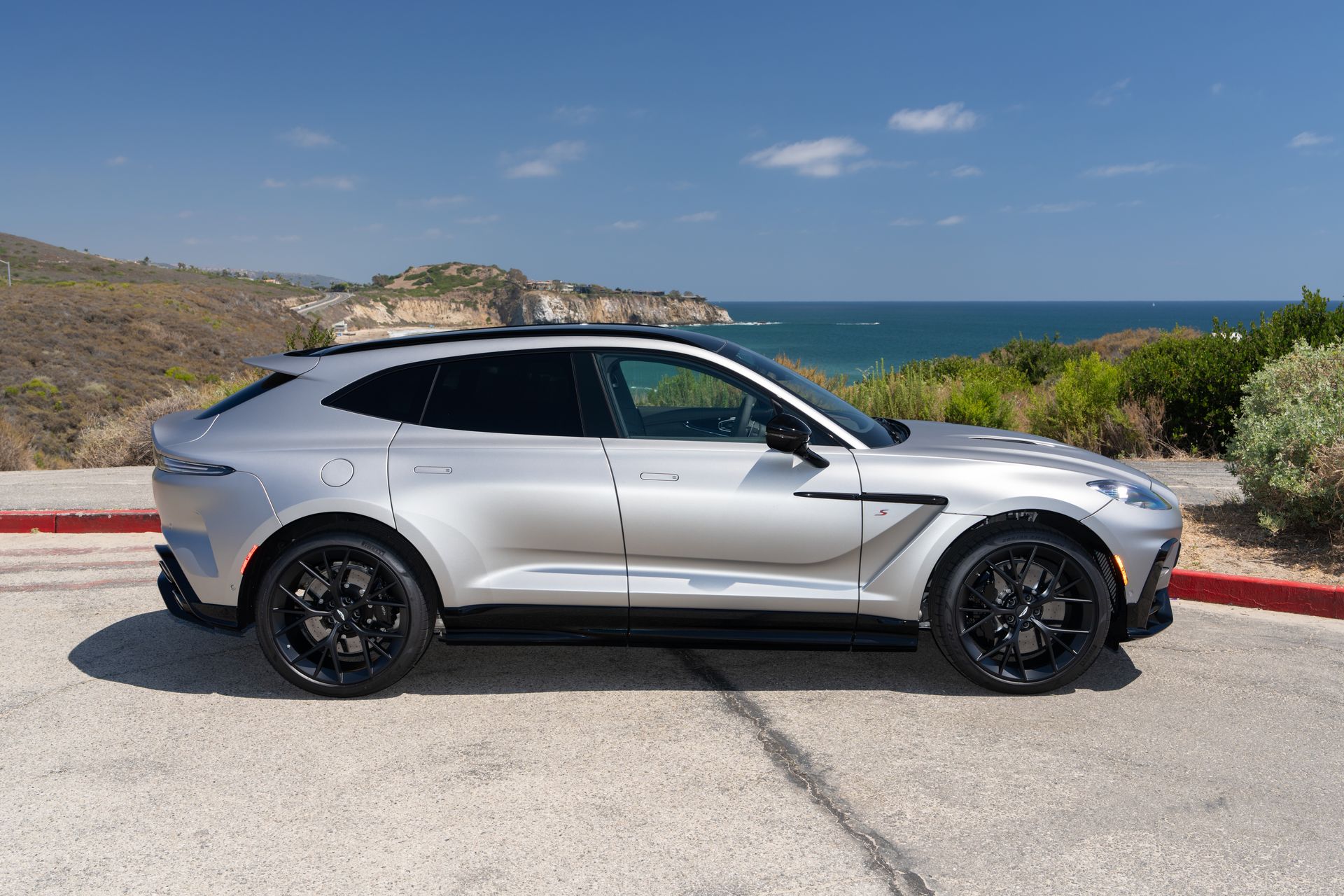 Aston Martin 2026 DBX S
