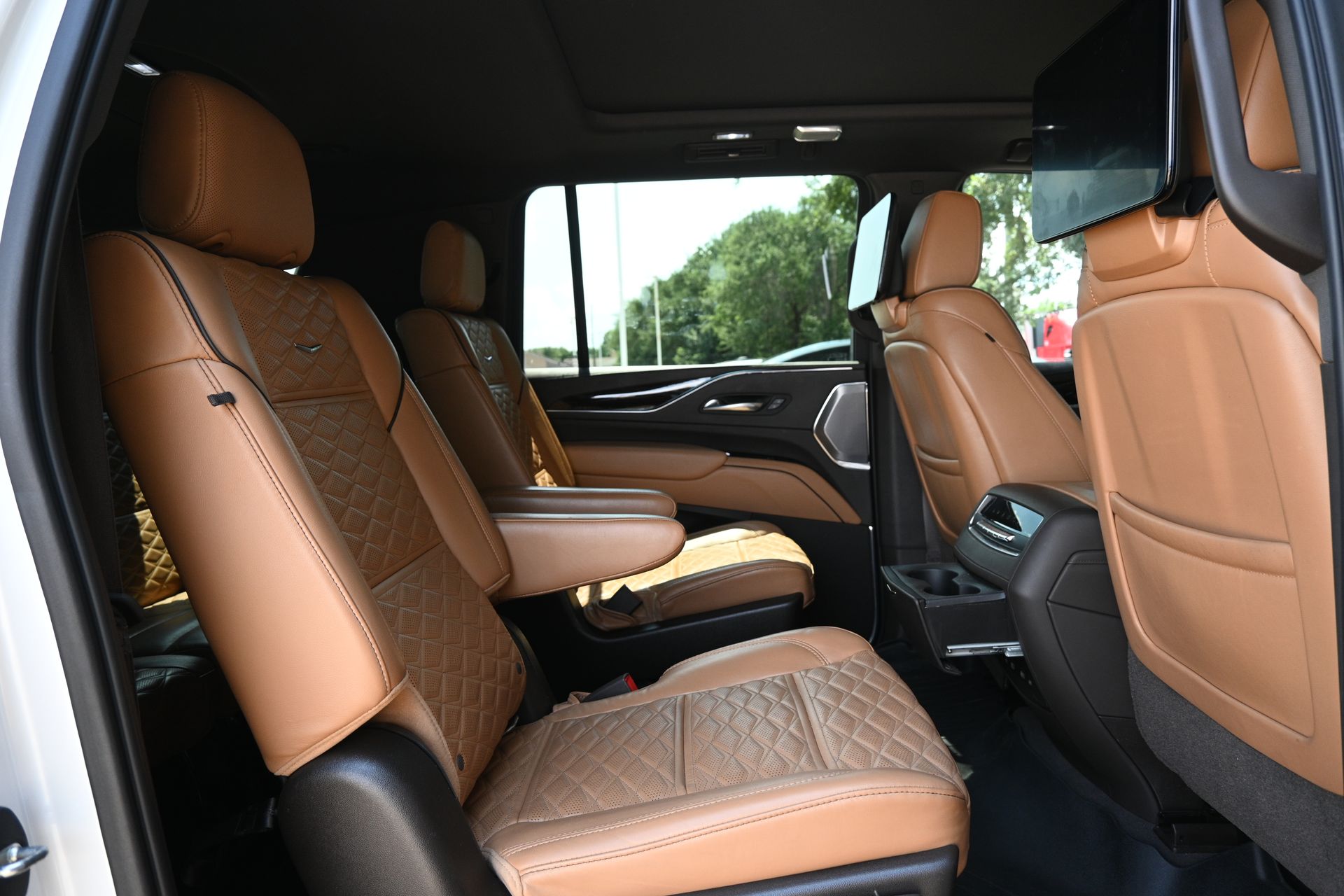 2021 Cadillac Escalade ESV Sport White at Shottenkirk Kia Fort Bend