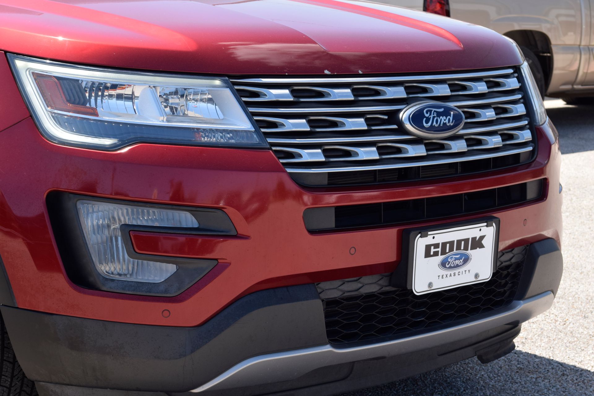 2017 Ford Explorer XLT Red at Autostrade