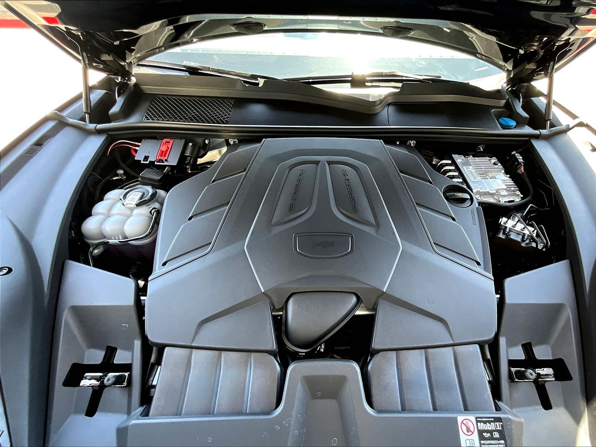 2025 Cayenne Coupe picture #20