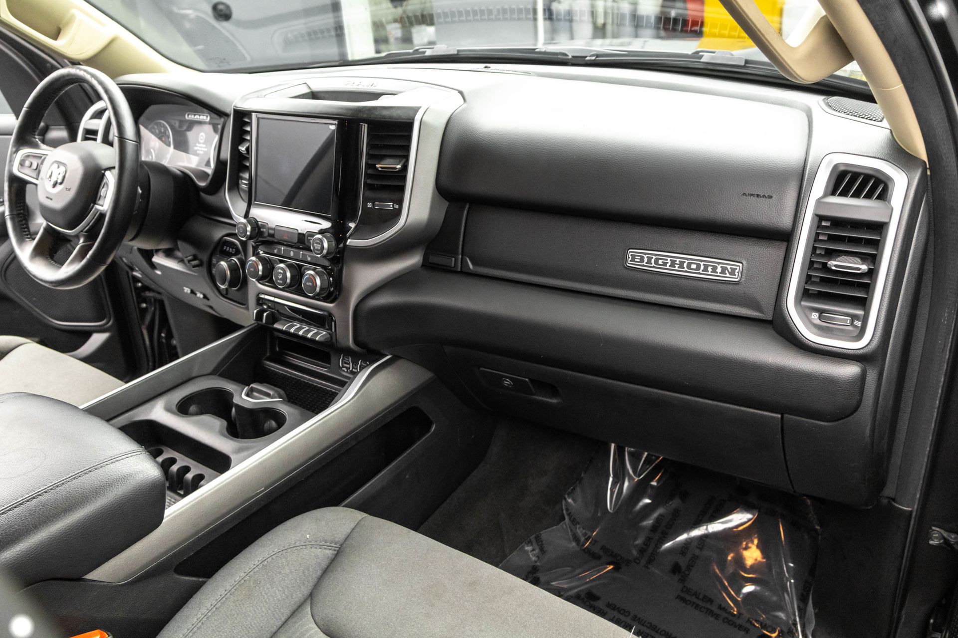 2020 RAM 1500 - Image 40