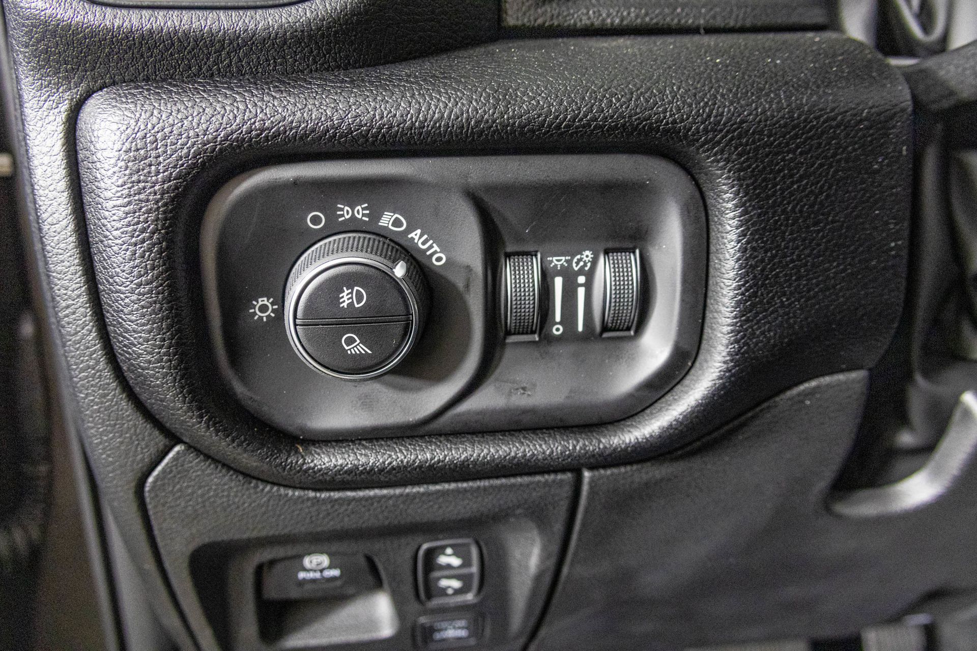 2026 RAM 1500 - Image 18