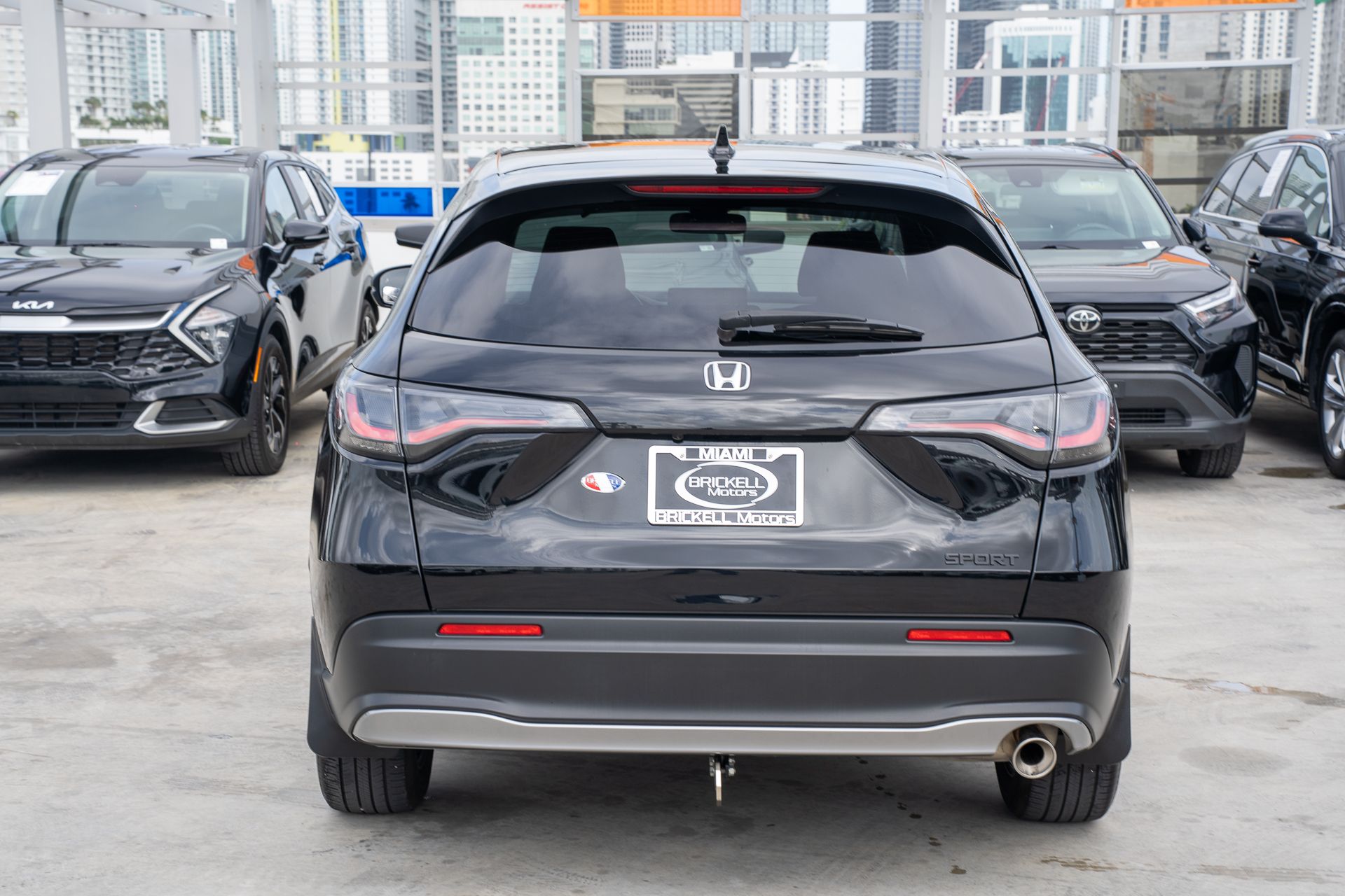 View vehicle photo 7