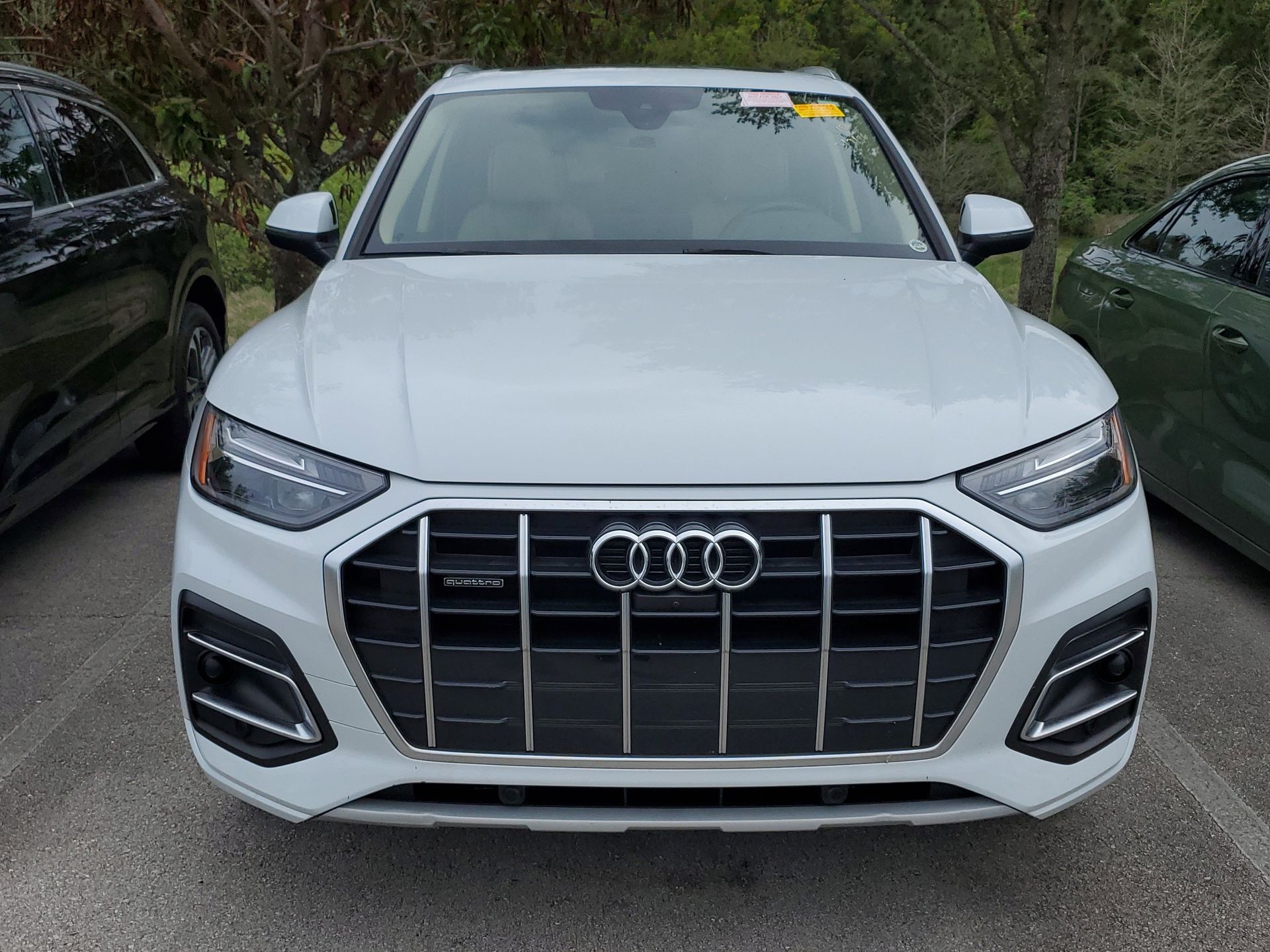 View vehicle photo 2