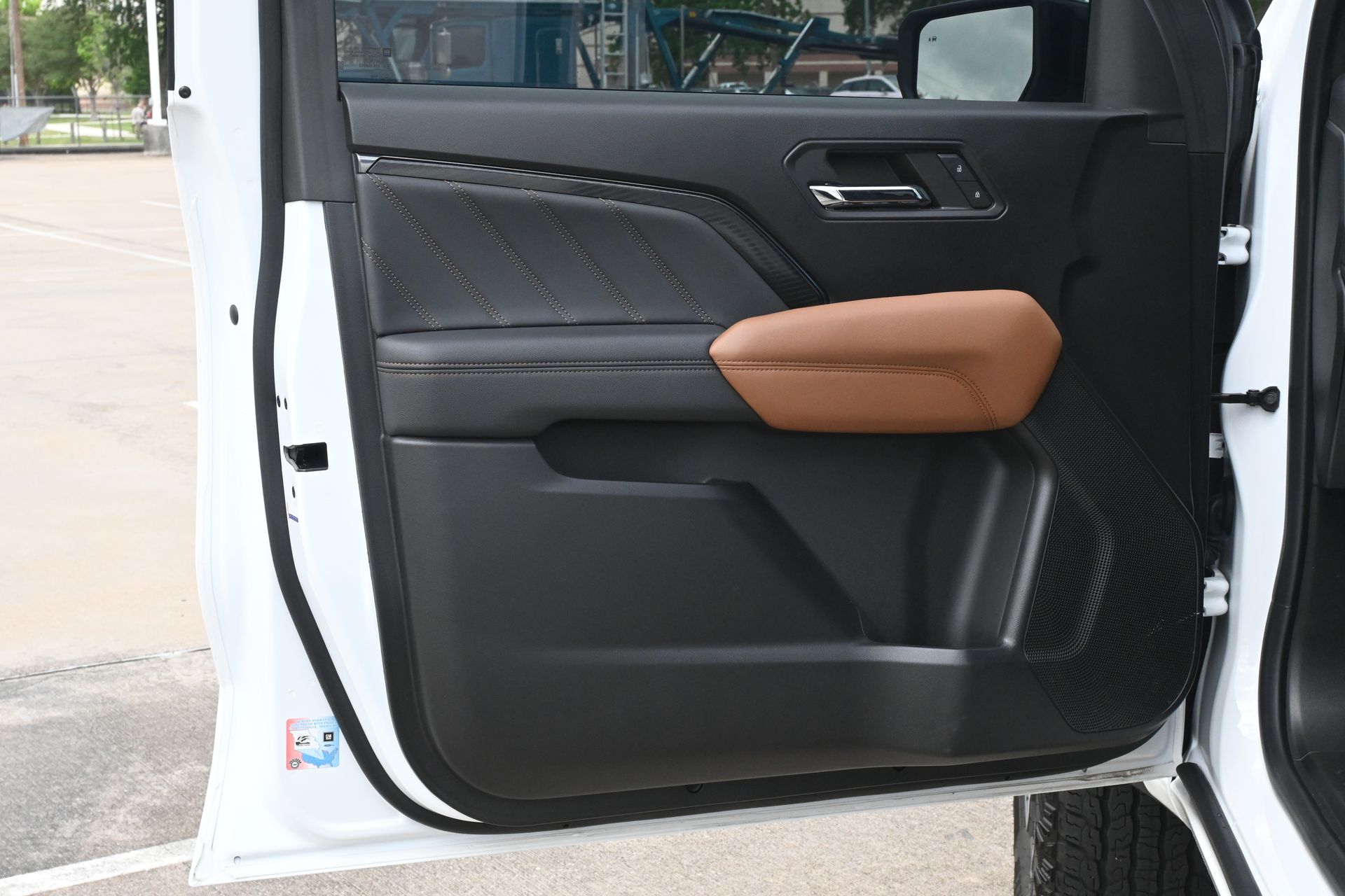 2024 GMC Canyon AT4 White at Big Star Buick GMC