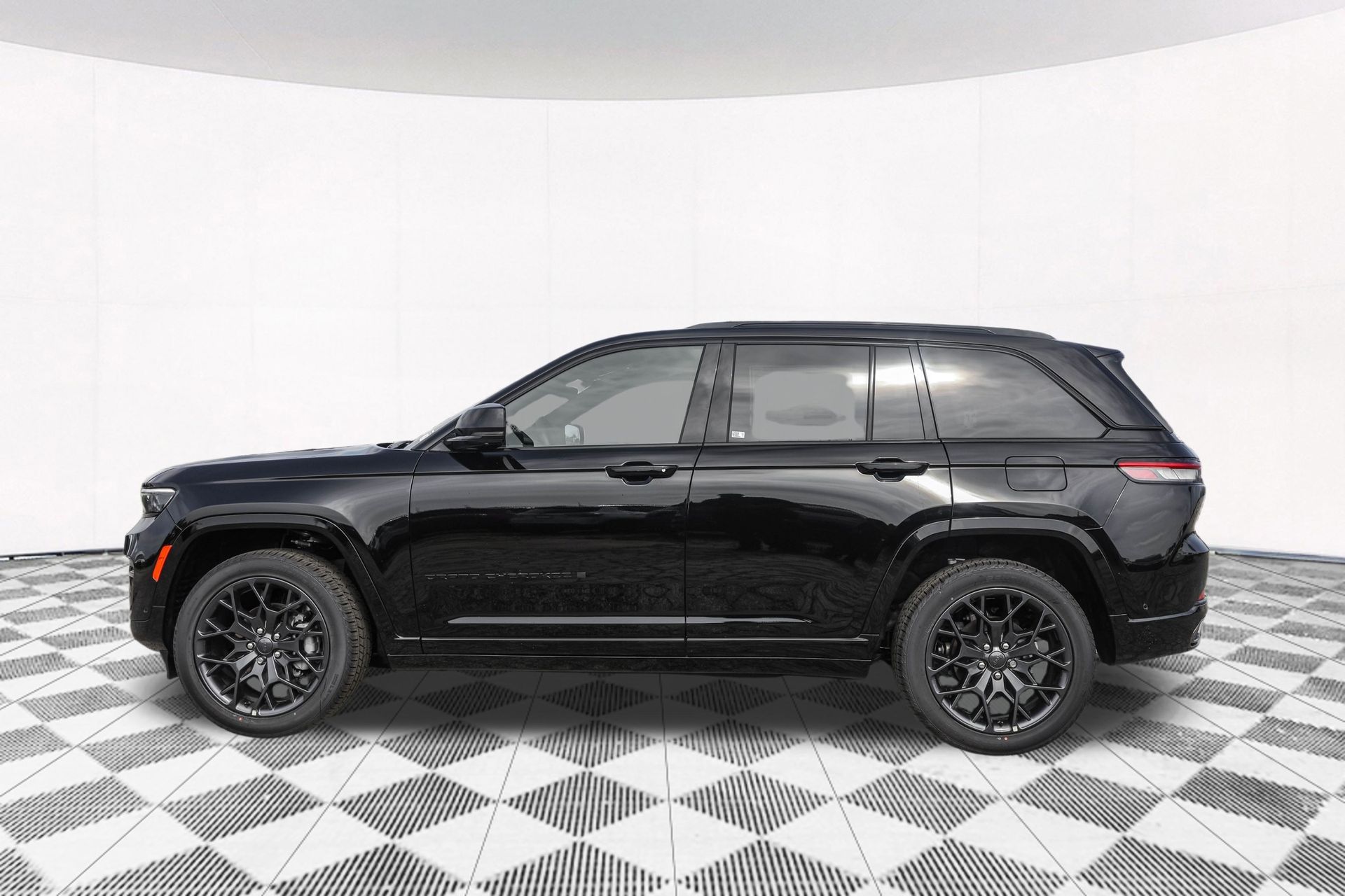 2025 JEEP GRAND CHEROKEE - Image 10