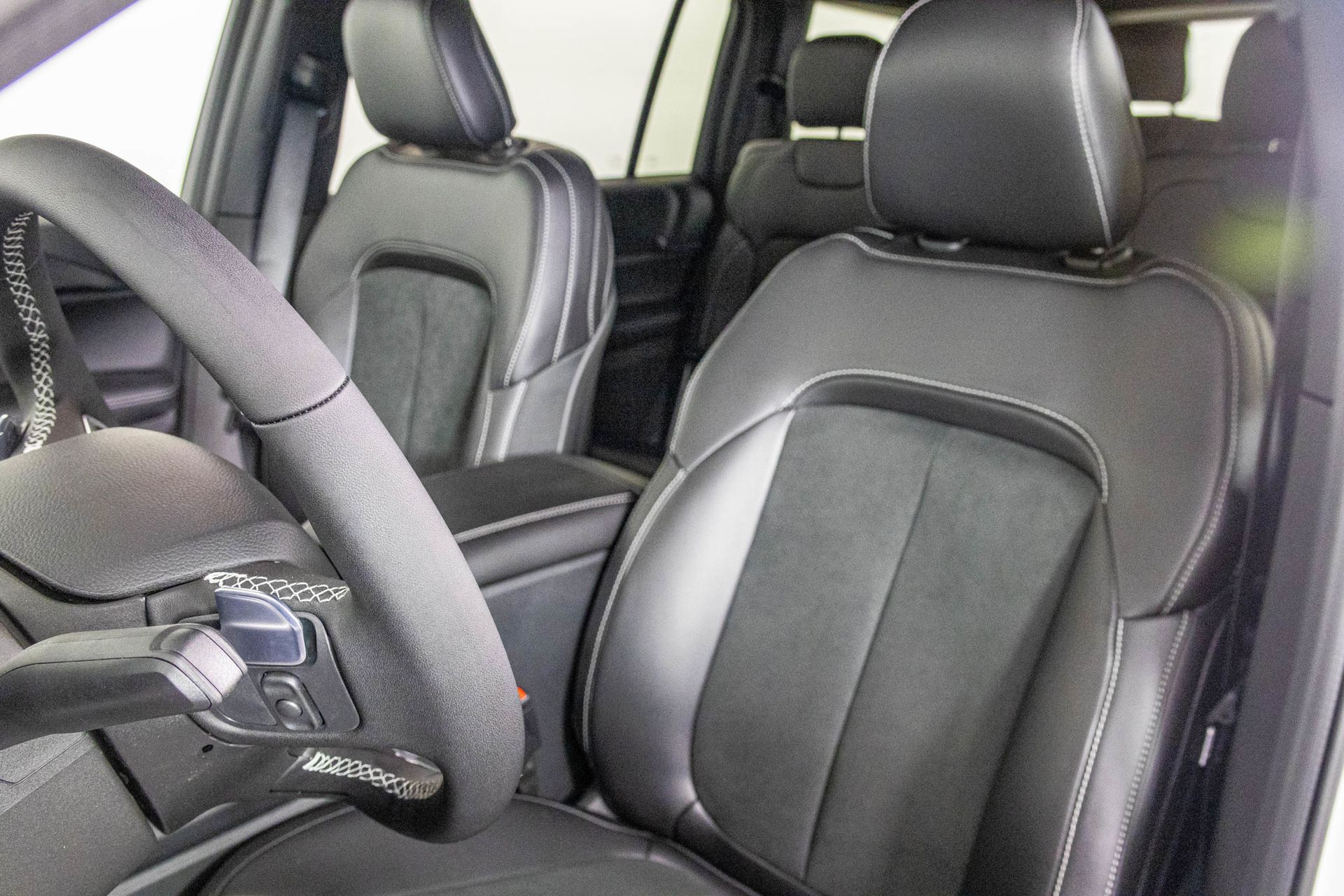 2025 JEEP GRAND CHEROKEE L - Image 17