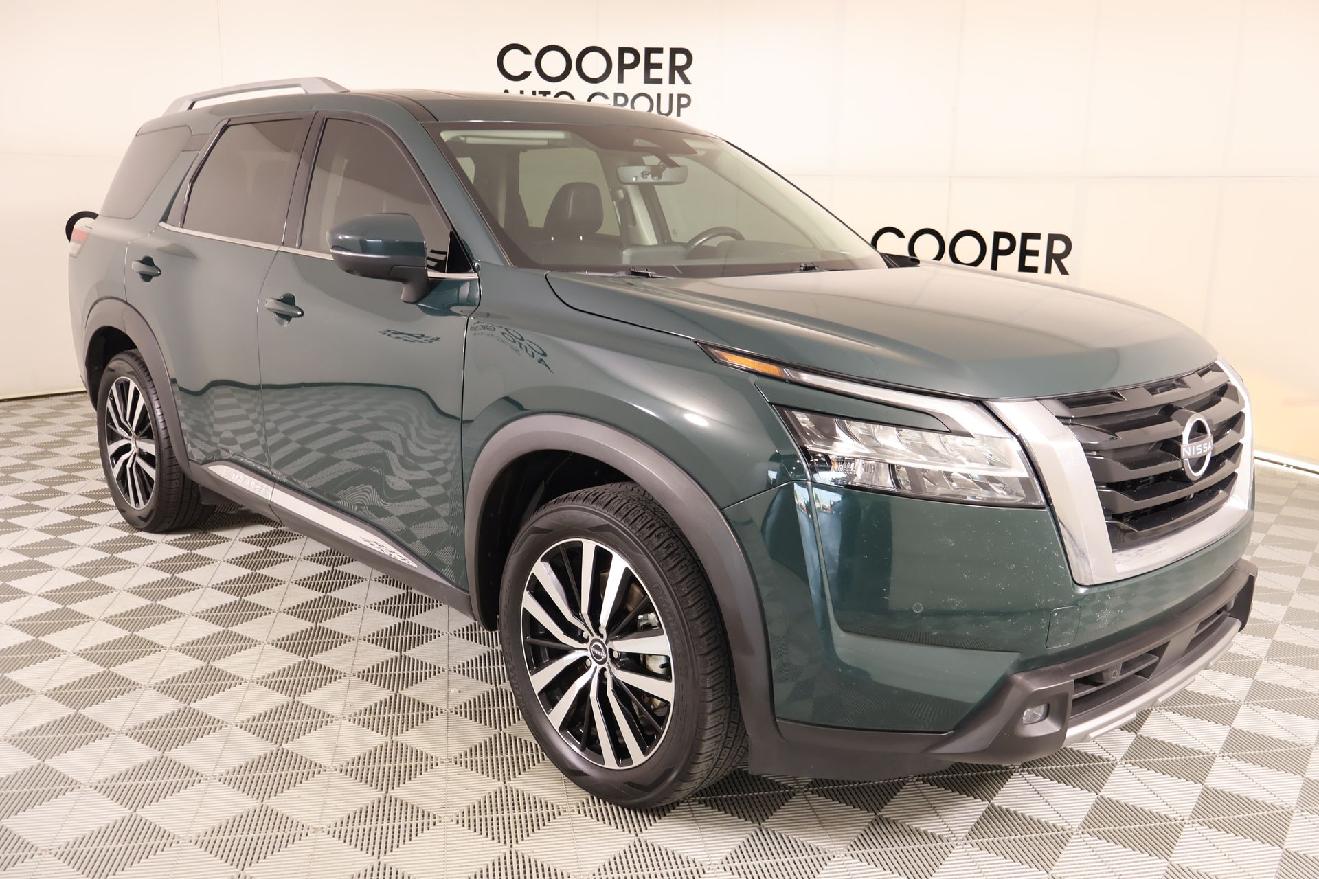 Black (Obsidian Green Pearl) 2023 Nissan Pathfinder SUV / Crossover Front-Wheel Drive 9-Speed Automatic