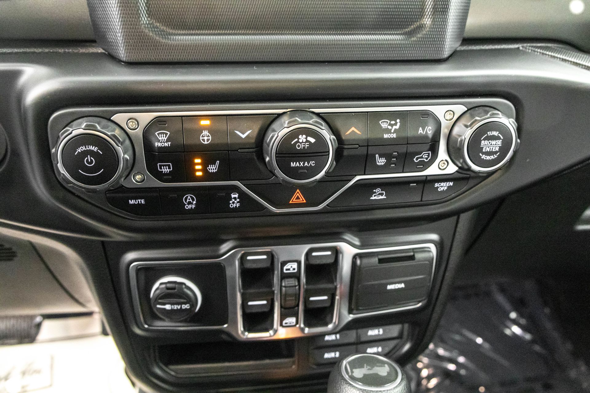 2023 JEEP WRANGLER - Image 29