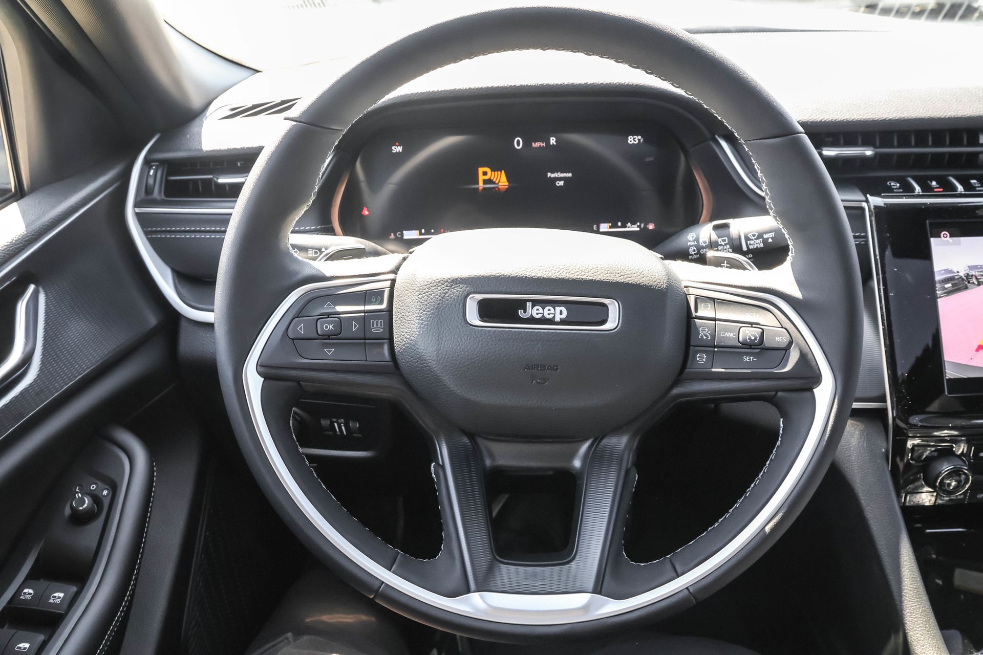 2025 JEEP GRAND CHEROKEE - Image 27