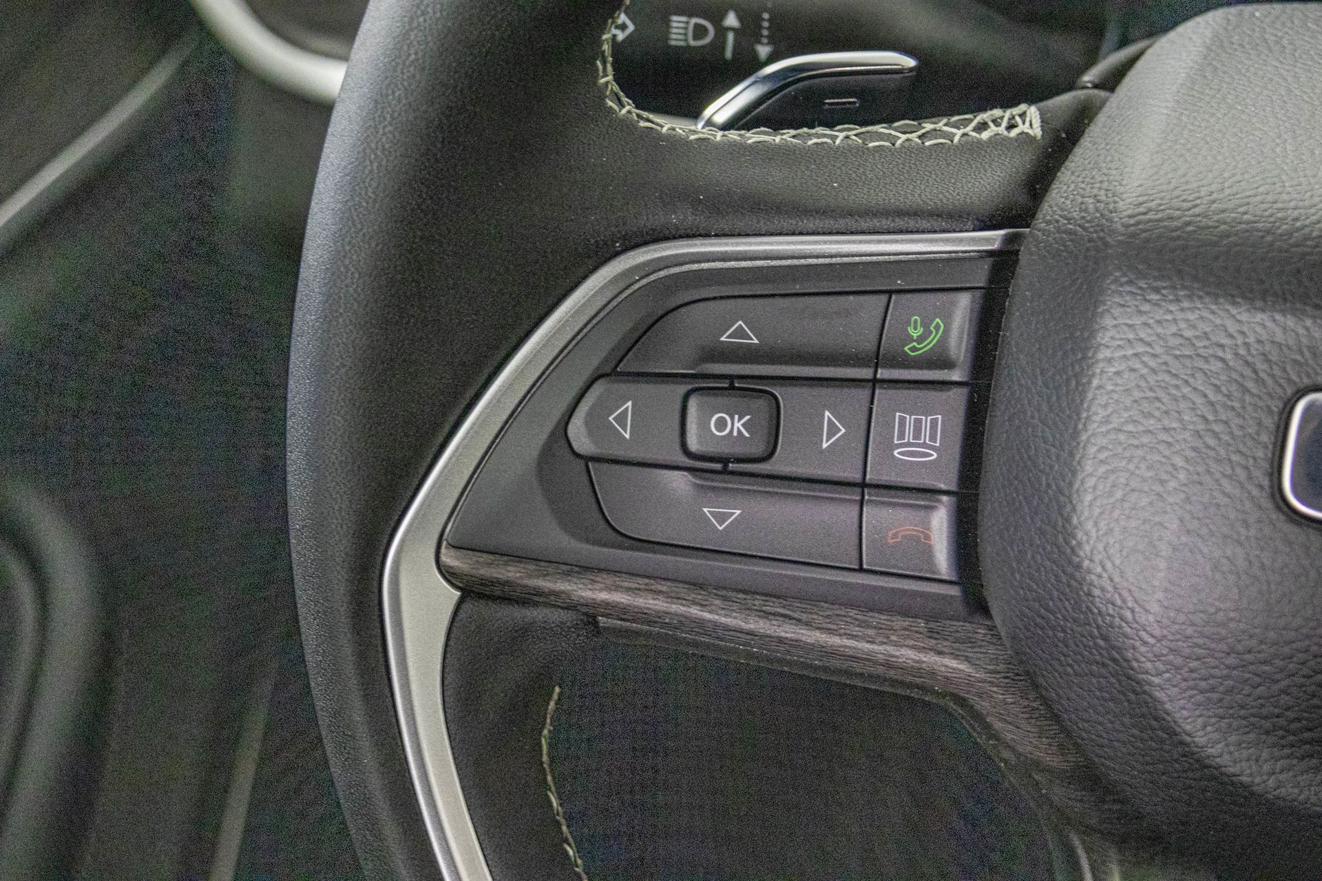 2025 JEEP GRAND CHEROKEE - Image 36