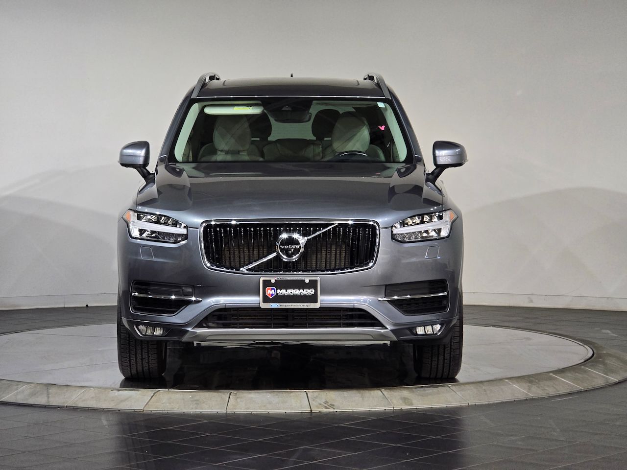 2017 Volvo XC90 T6 Momentum photo 2