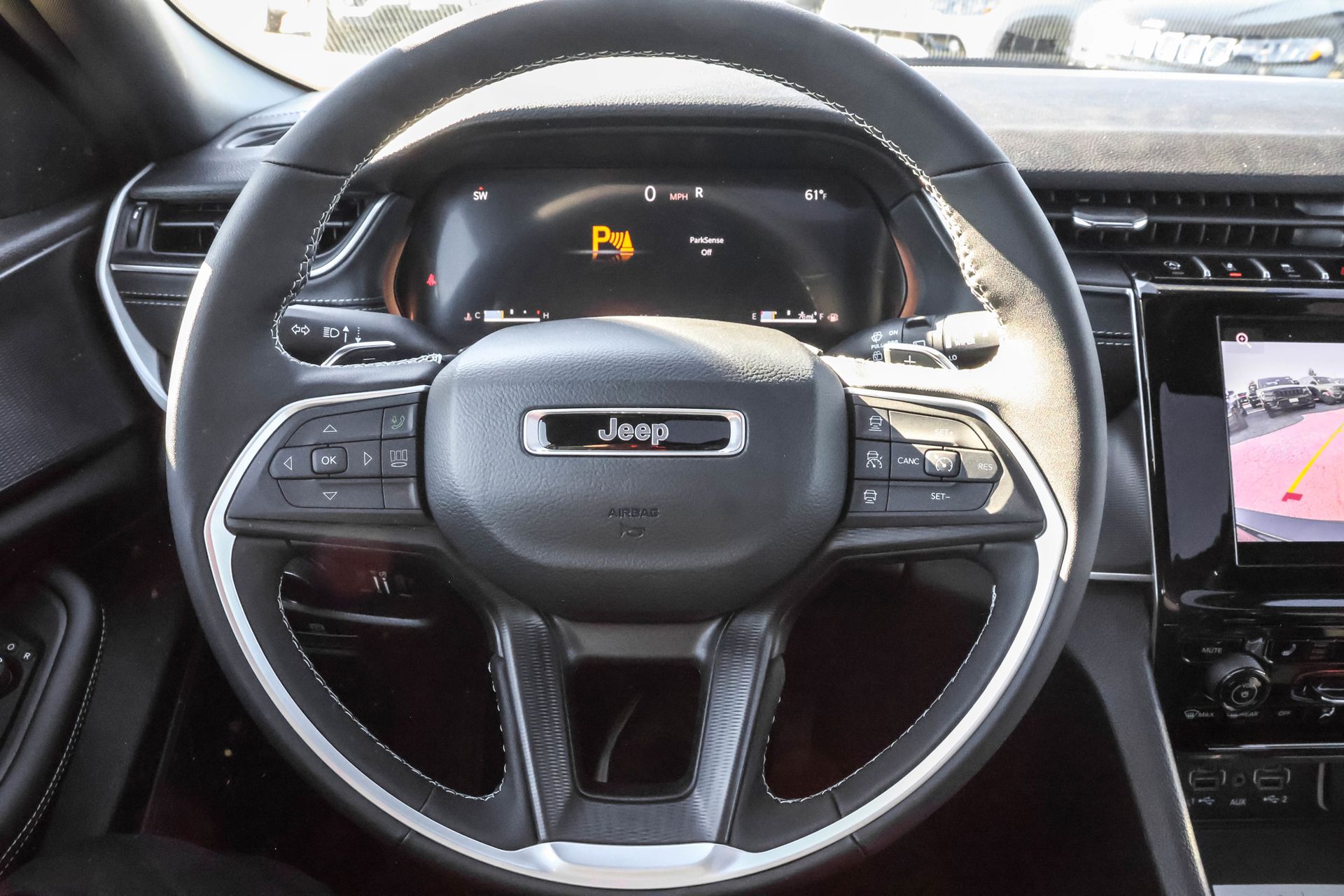 2025 JEEP GRAND CHEROKEE L - Image 28