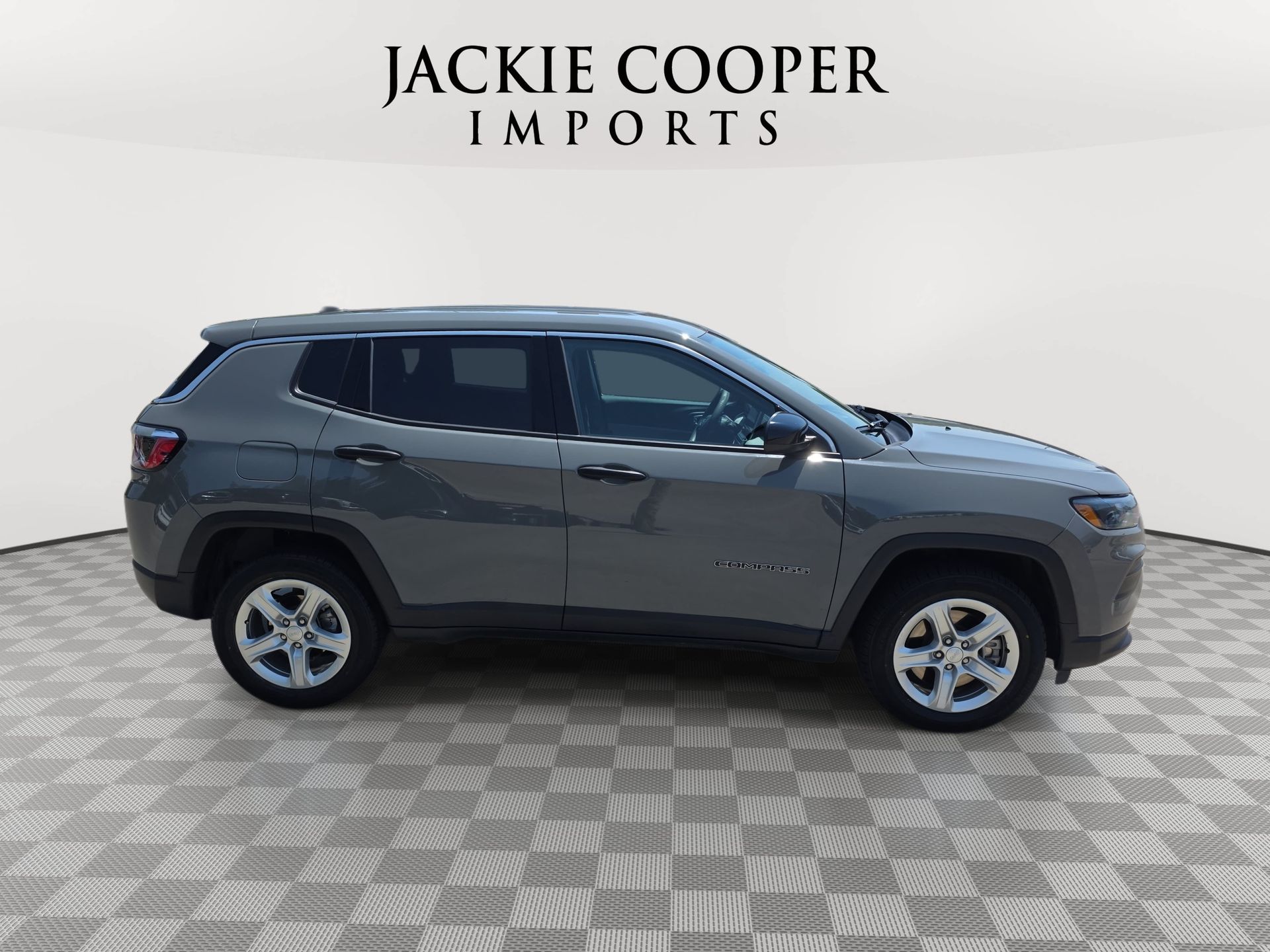 View vehicle photo 4