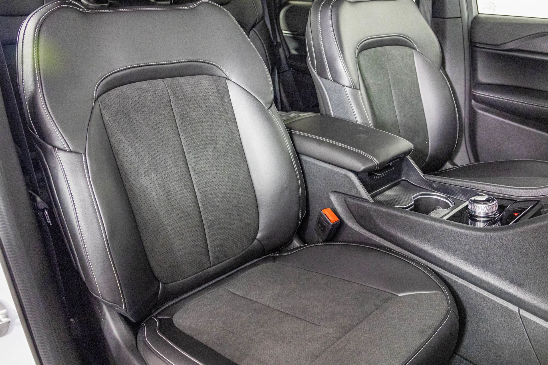 2025 JEEP GRAND CHEROKEE - Image 39